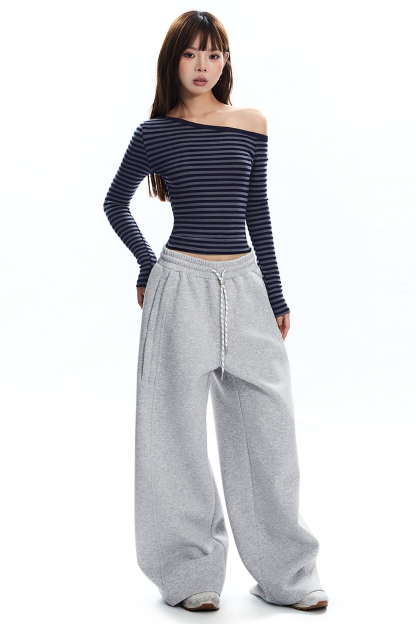 Relaxed Off-Shoulder Slim Top