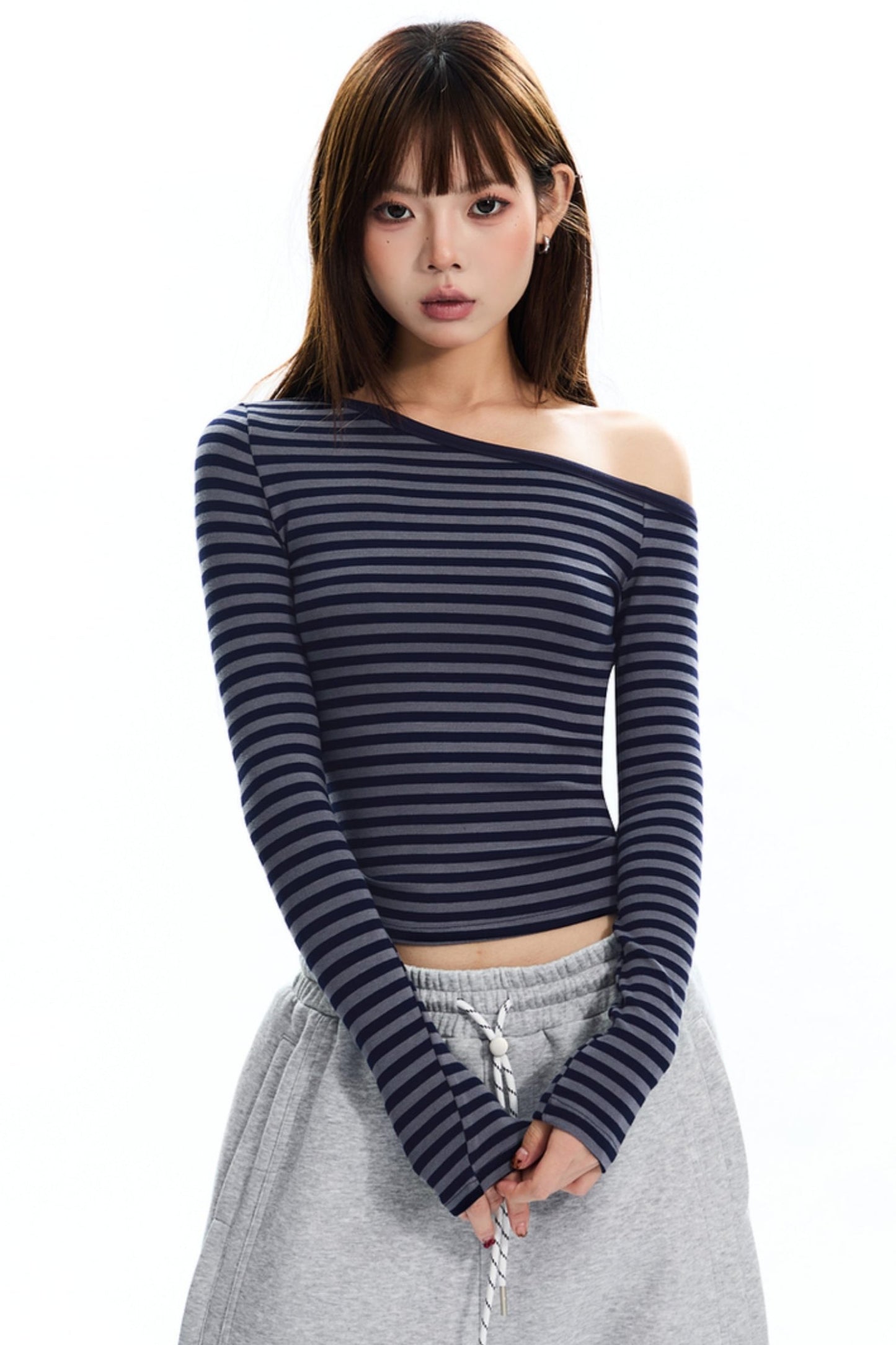 [New on September 19] APEA relaxed, slouchy, slanted shoulders, off-the-shoulder stripes, long sleeves, slim fit, slim top