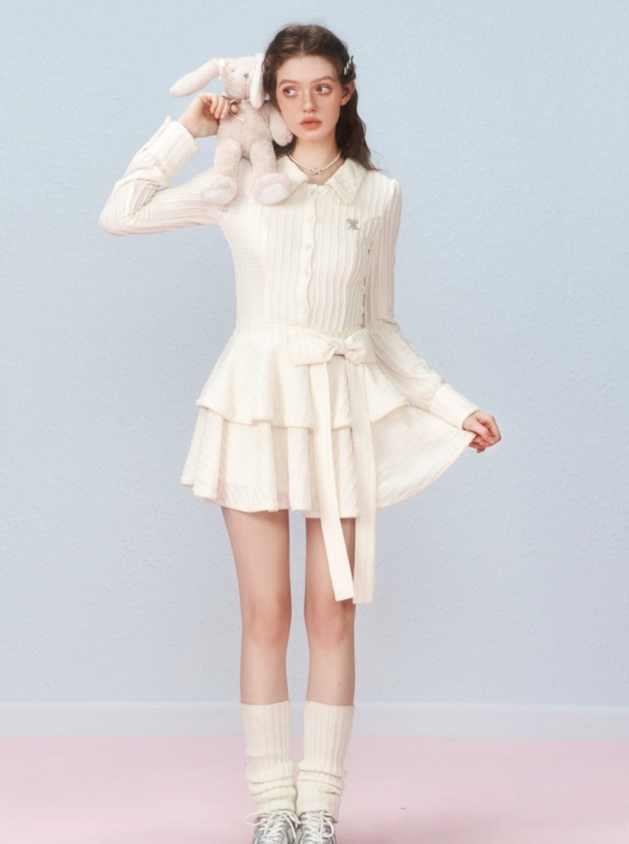 Long-sleeved bow cake dress