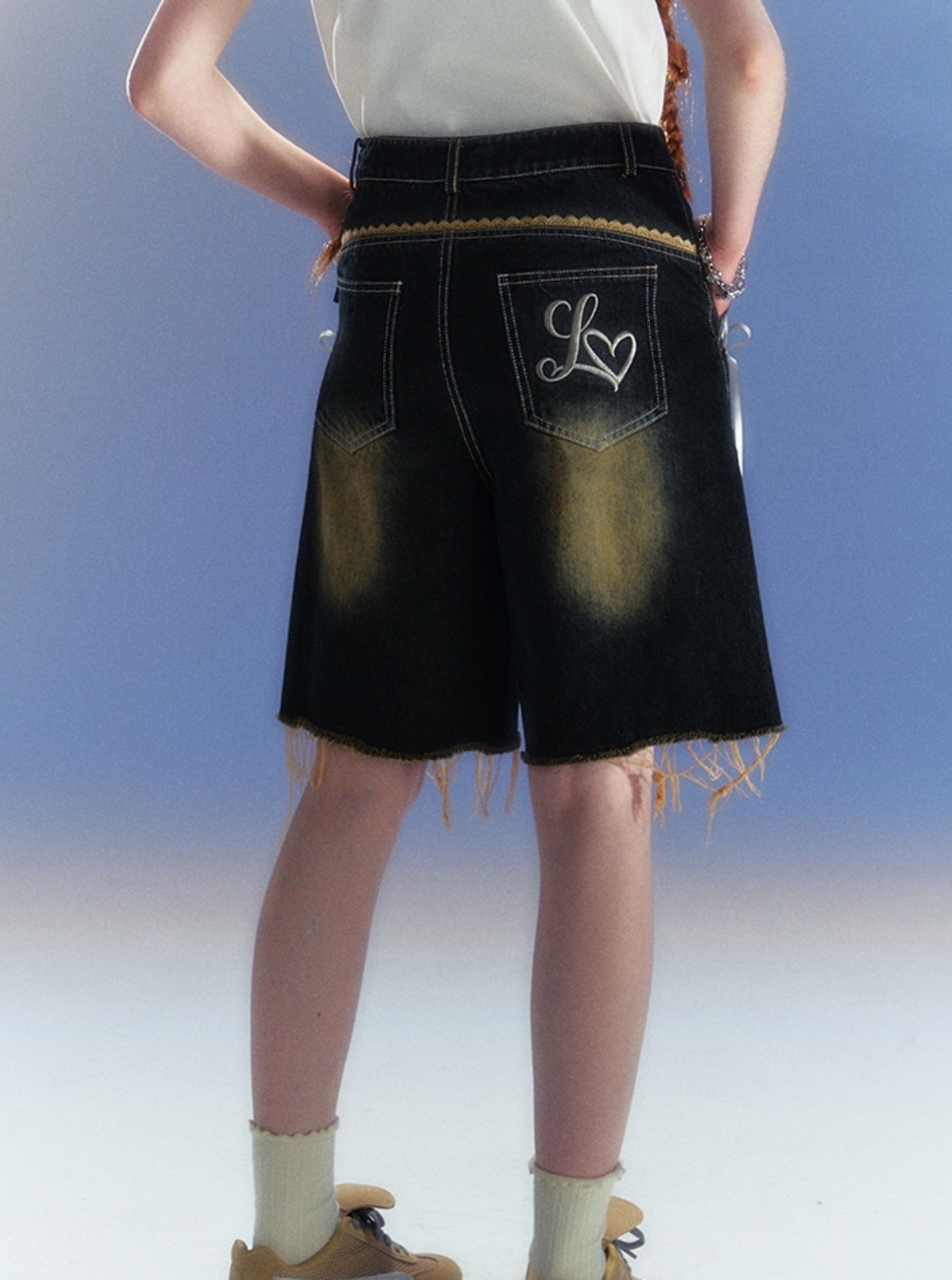 Embroidered Cropped Pants