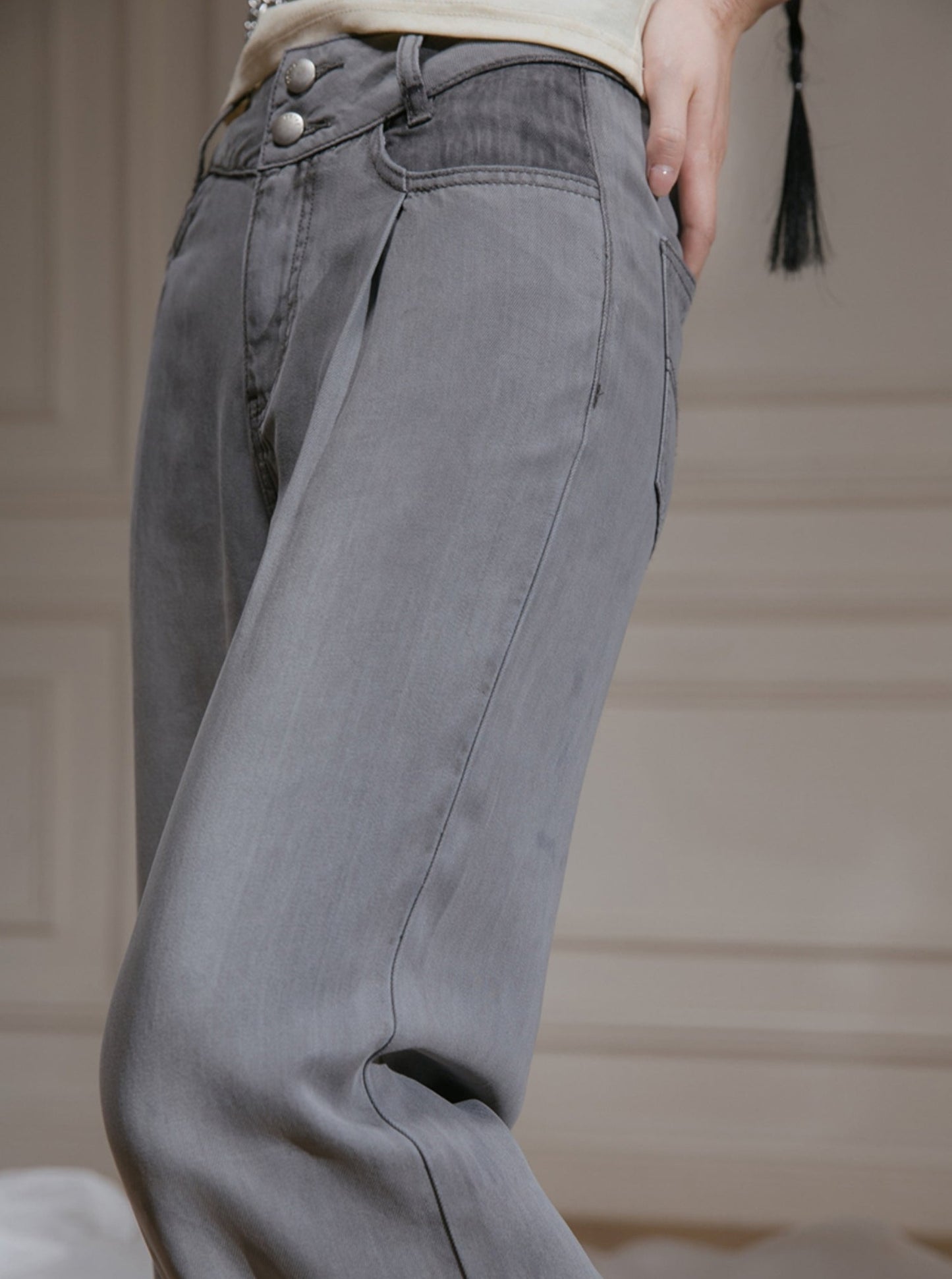 Graue Denim-Hose mit weitem Bein