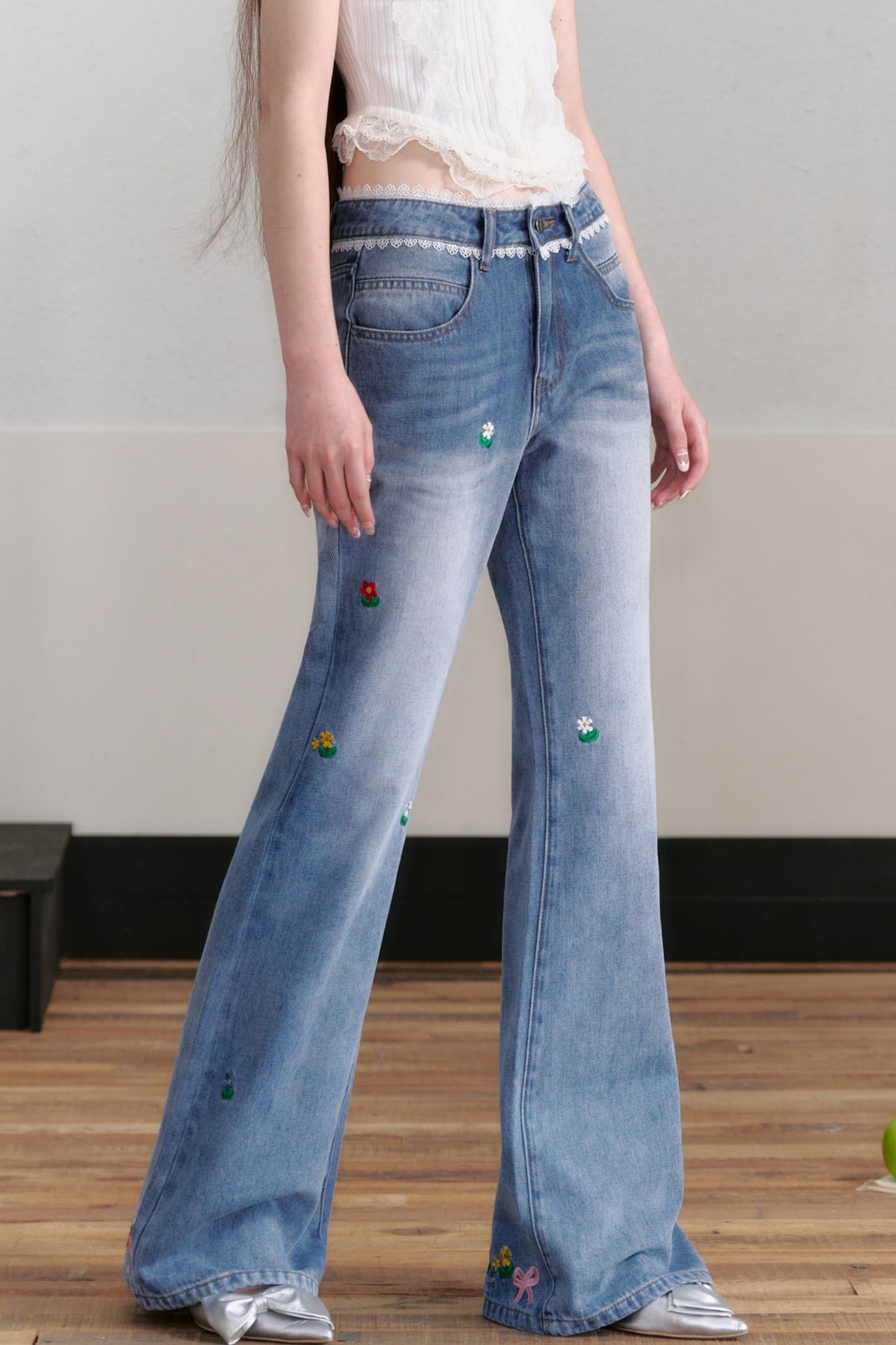 AYF small flower embroidery jeans French retro water system bootcut slim light embroidery simple jeans women