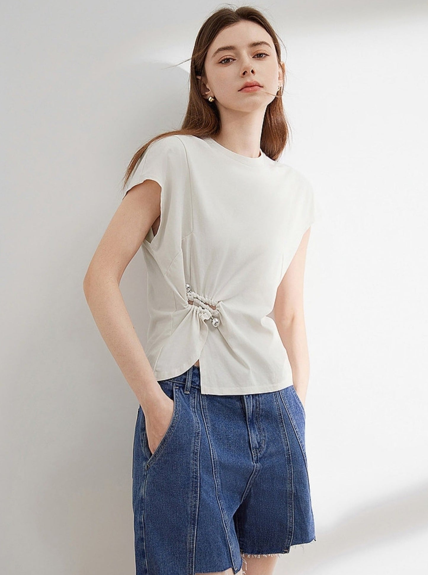 French Design Wide Shoulder Sleeveless T-Shirt