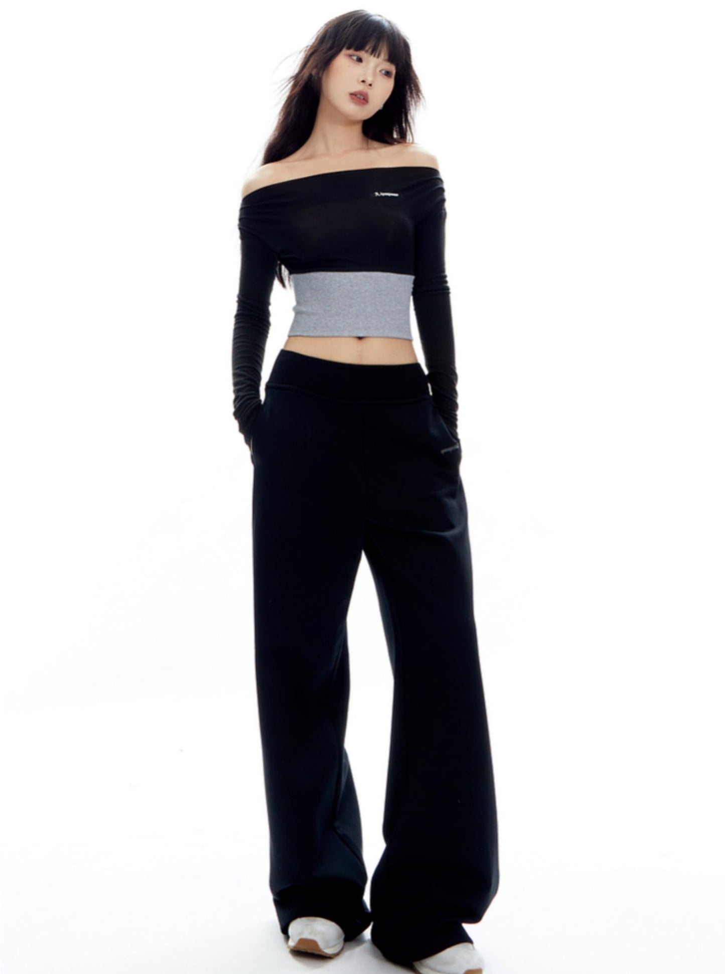 Cropped Stretch Neck Shoulder Top