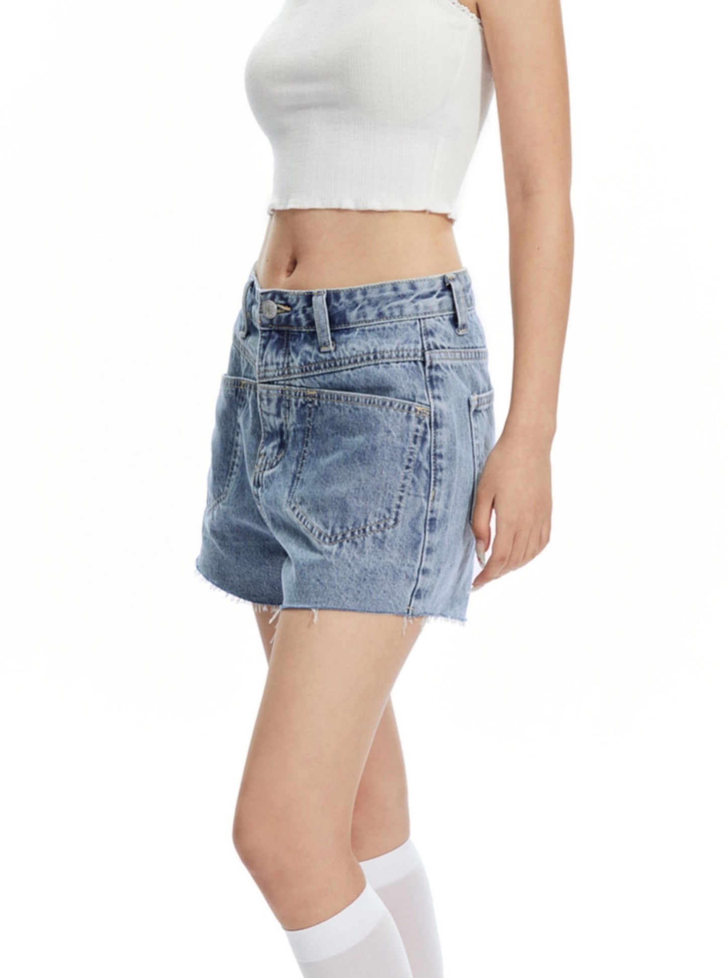 APEA2024 Sommer Design Sinn Nische roh-edged Denim Shorts, neue dünne skinny hot pants