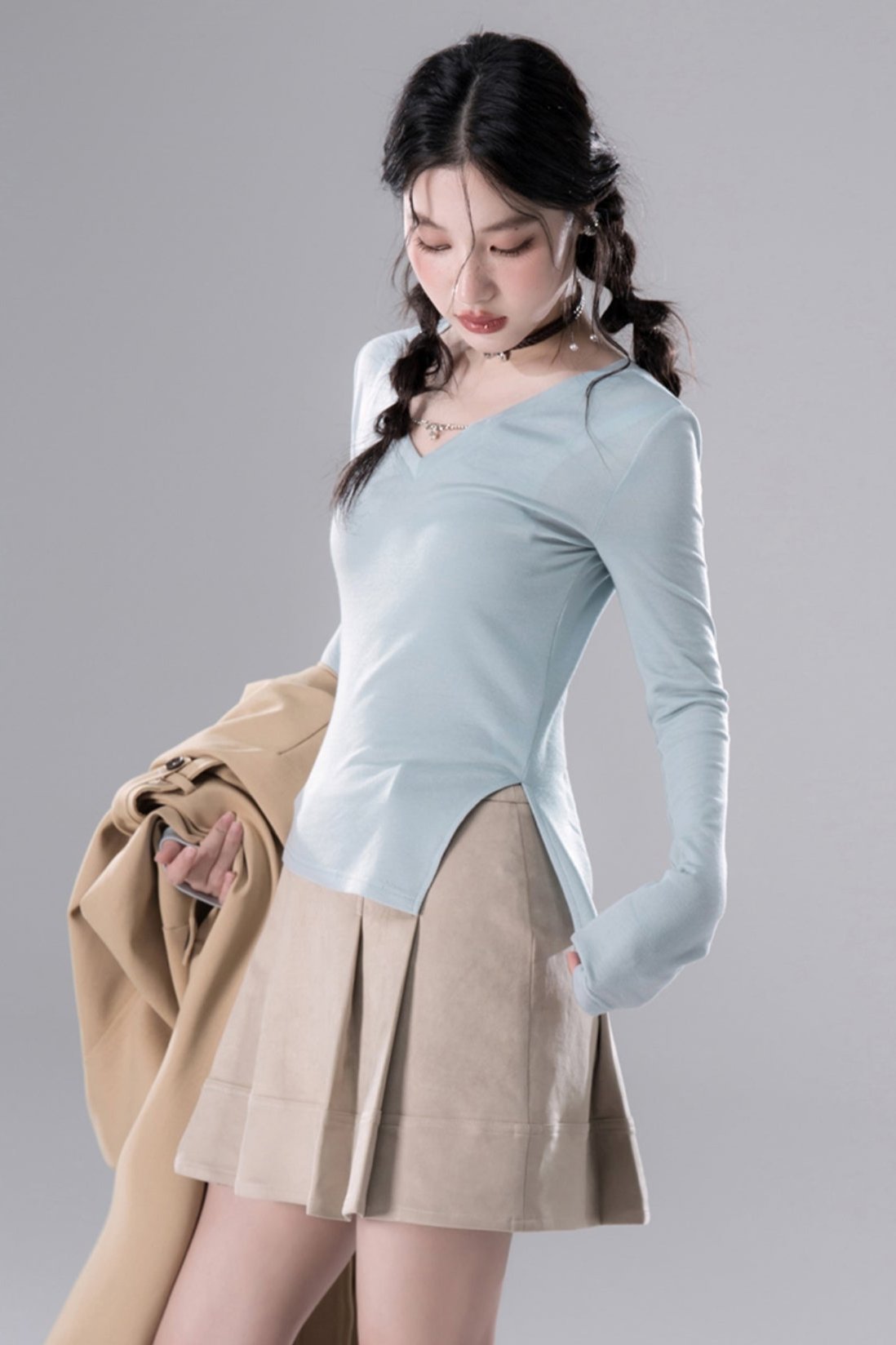 COTRE Inspired Base Layer Jasmine White Buds, Newborn Blue V-Neck Slim Fit Base Layer