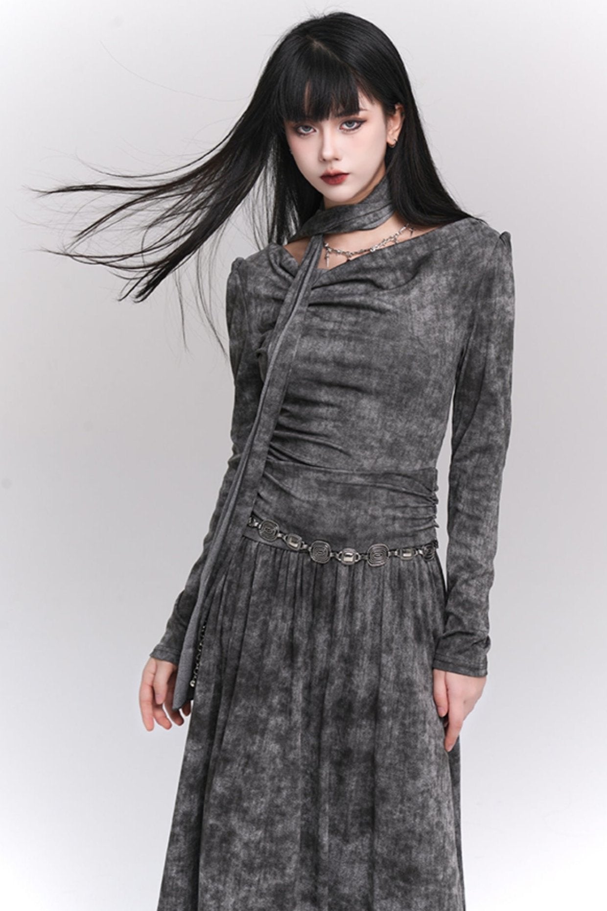 Ghost Girl Autumn and Winter Gray Dress Niche does not collide with the coldness, the sense of art student design, and the wear of waste land style