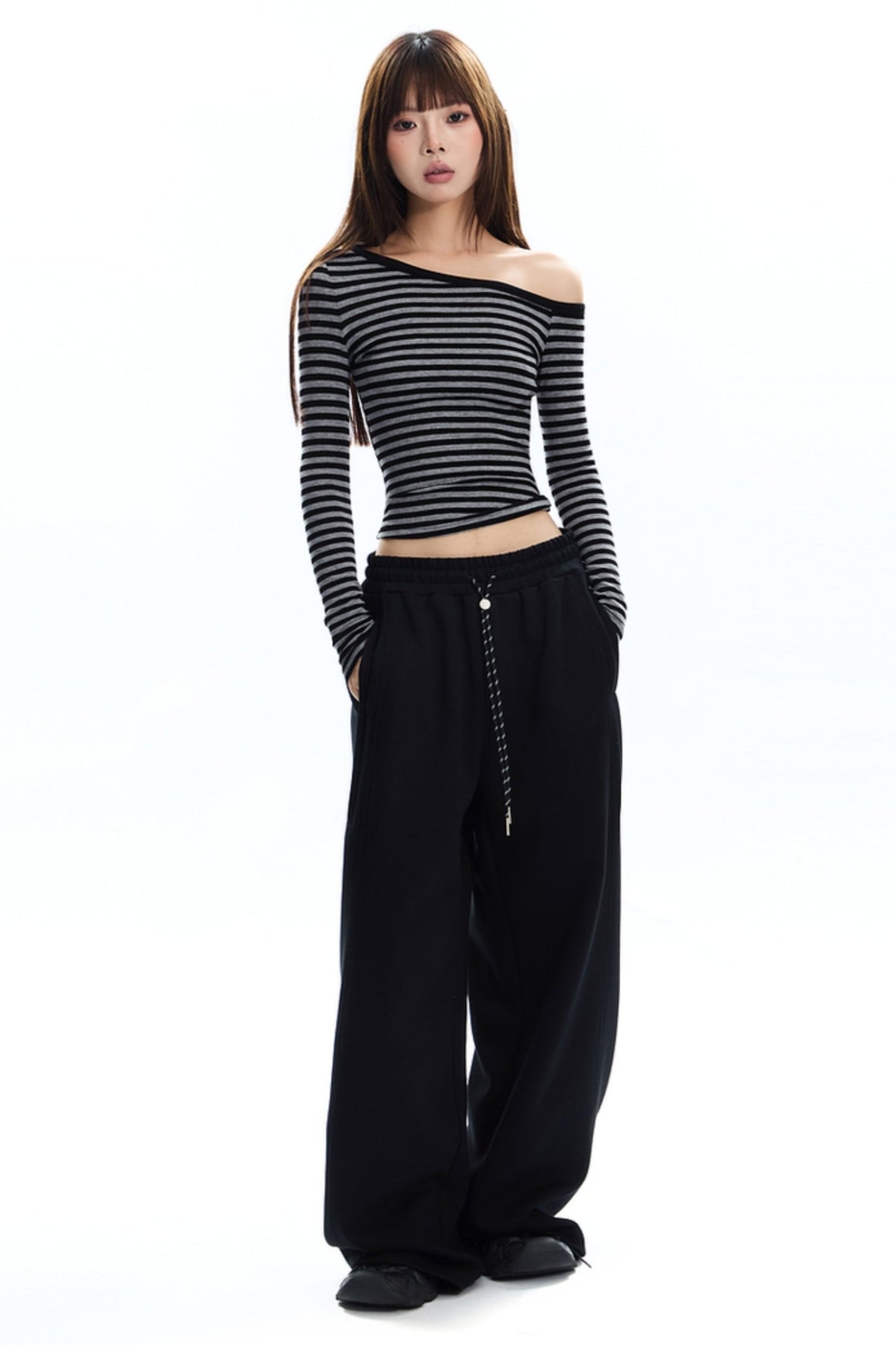 [New on September 19] APEA relaxed, slouchy, slanted shoulders, off-the-shoulder stripes, long sleeves, slim fit, slim top