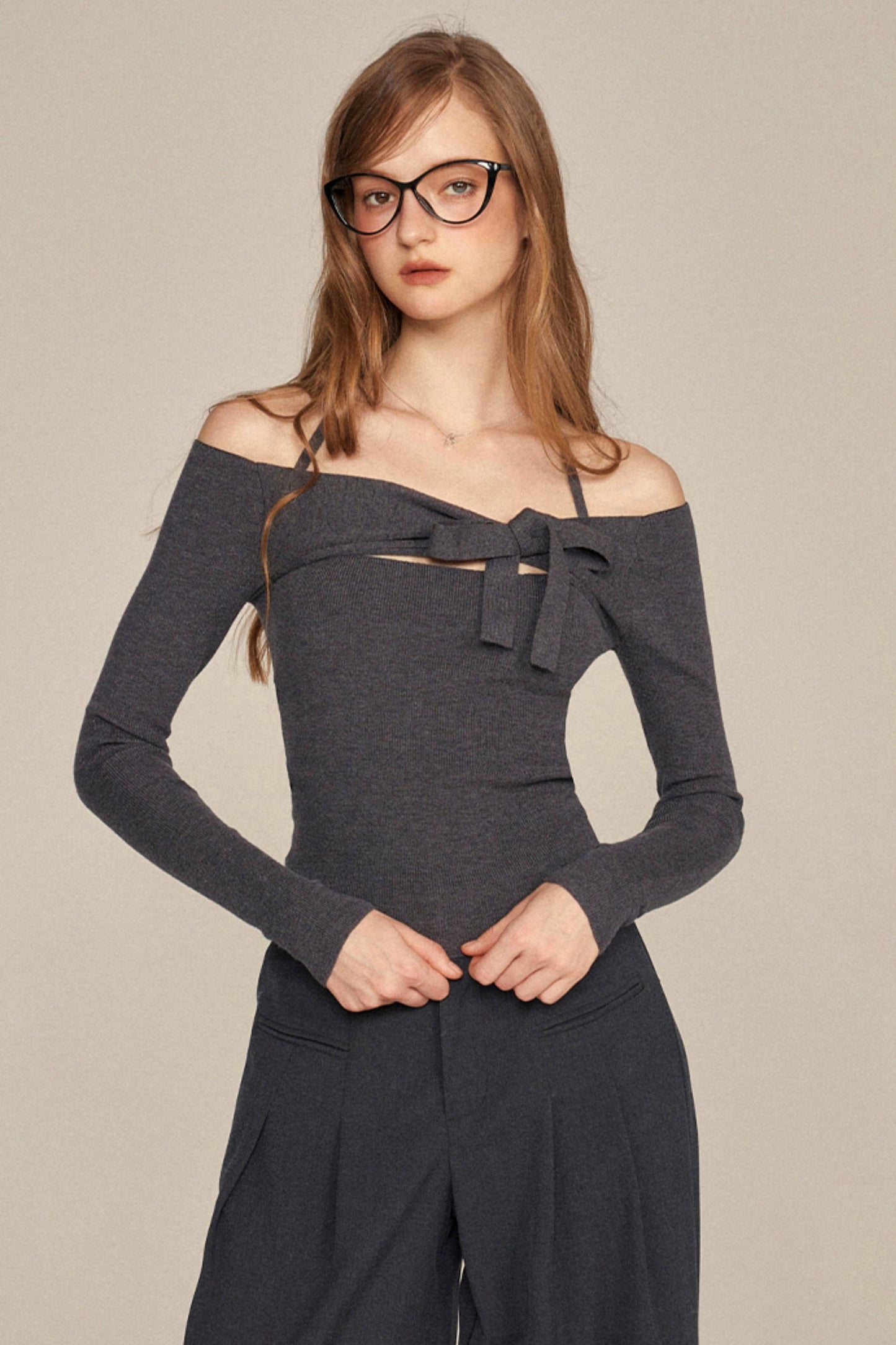 Slim One-Shoulder Bow Knit Top
