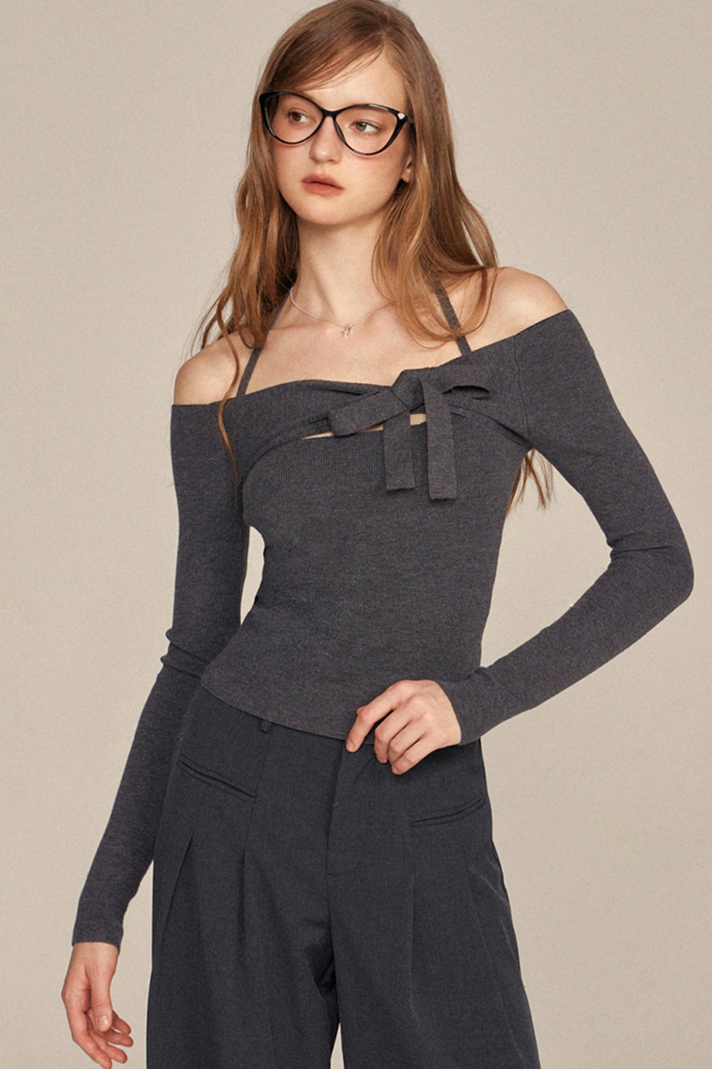 Slim One-Shoulder Bow Knit Top