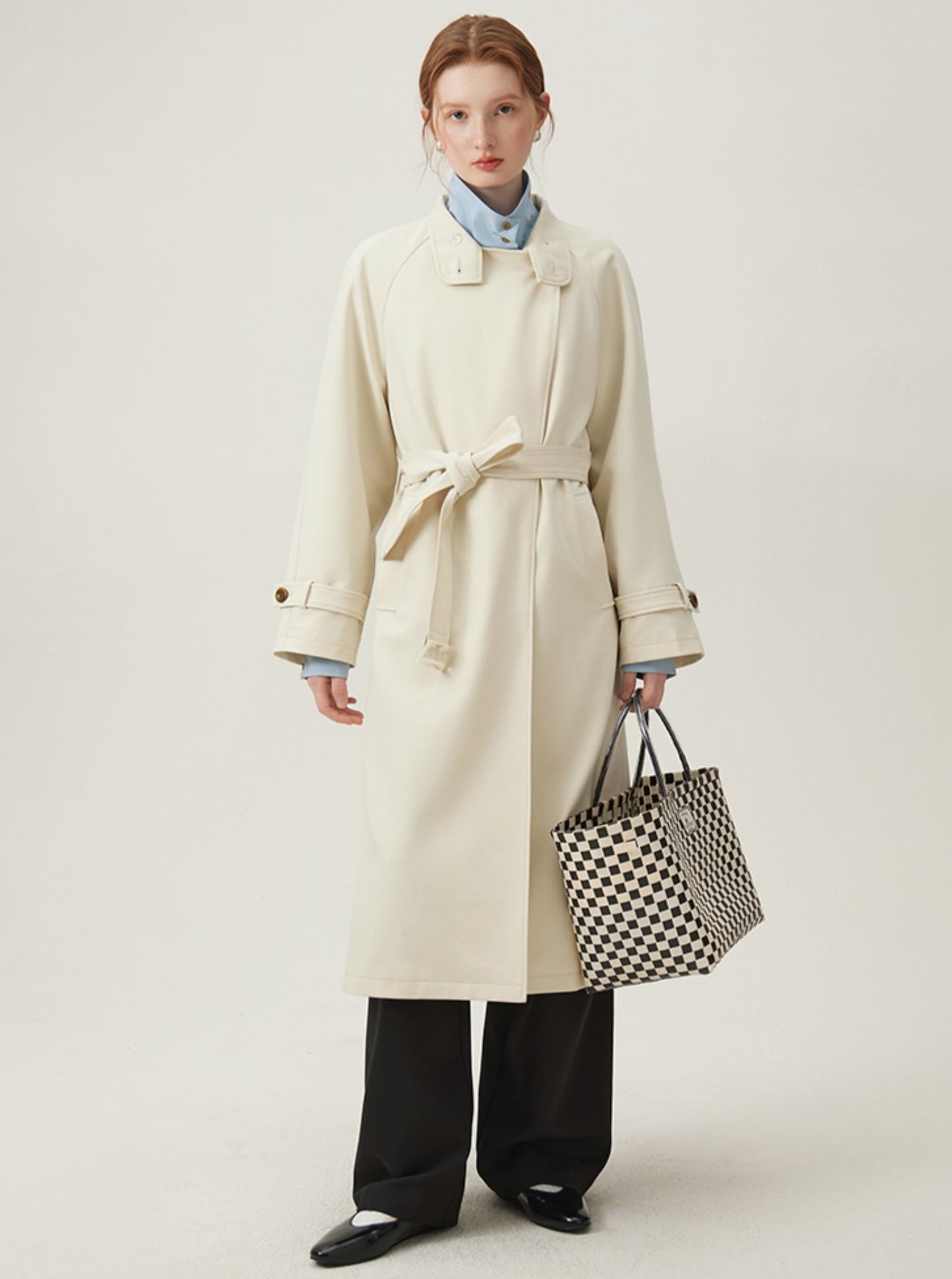 Aprikosenfarbener Midi-Trenchcoat