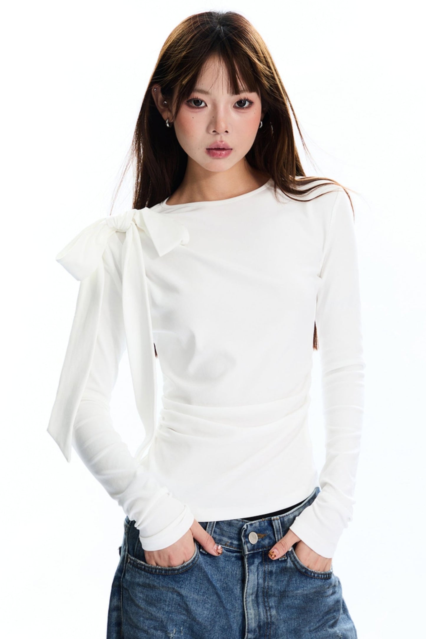 [New on September 19] APEA round neck trim top Cozyfit asymmetric bow long-sleeved base layer