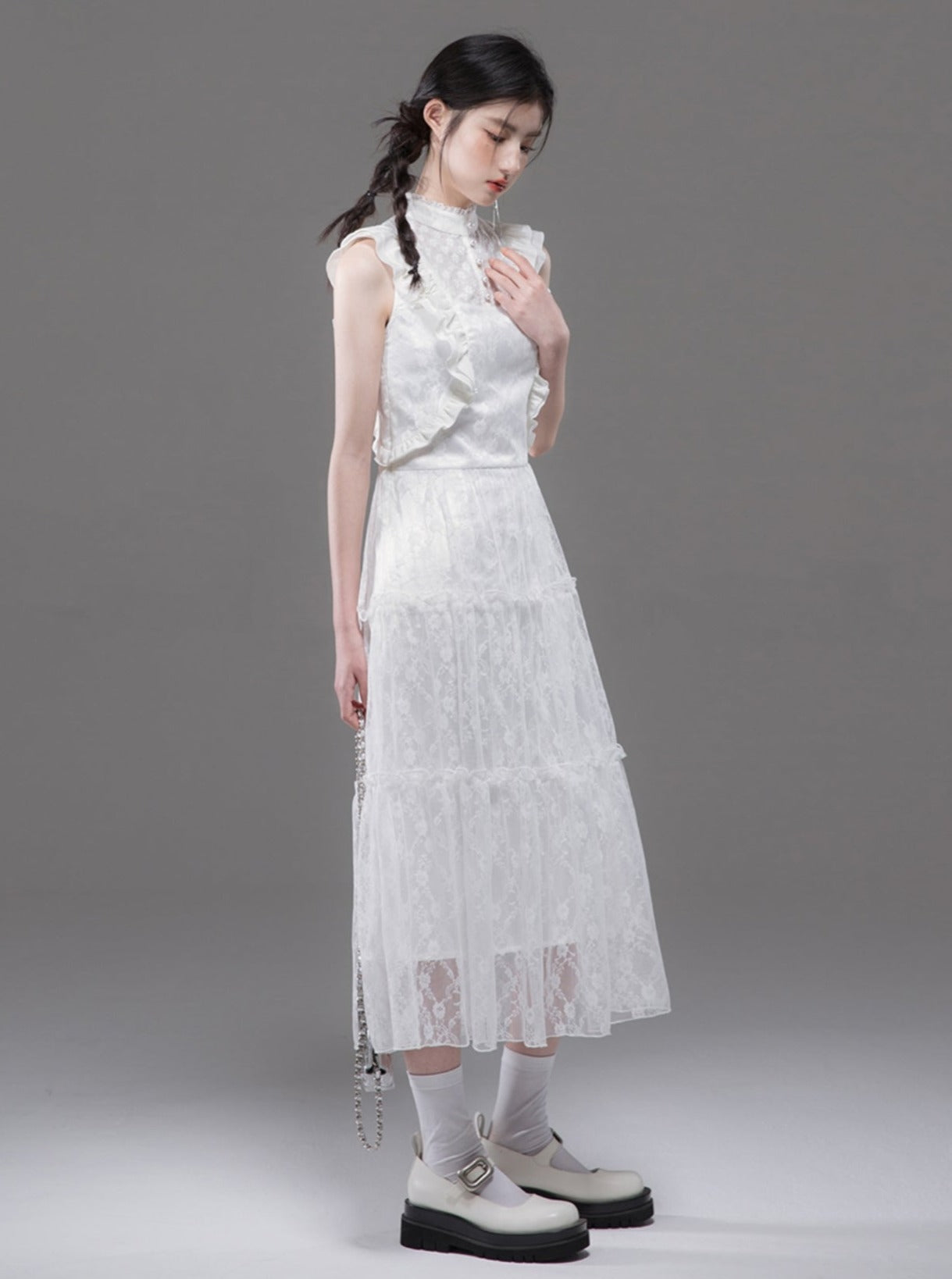 White Lace Stand-up Collar Dress