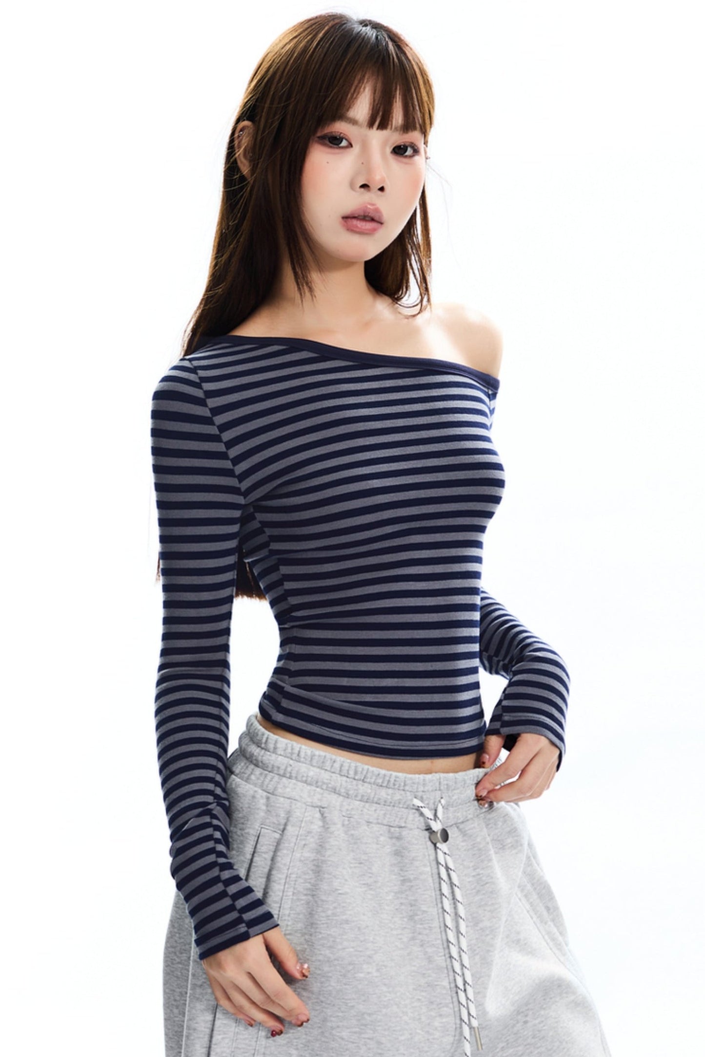 [New on September 19] APEA relaxed, slouchy, slanted shoulders, off-the-shoulder stripes, long sleeves, slim fit, slim top