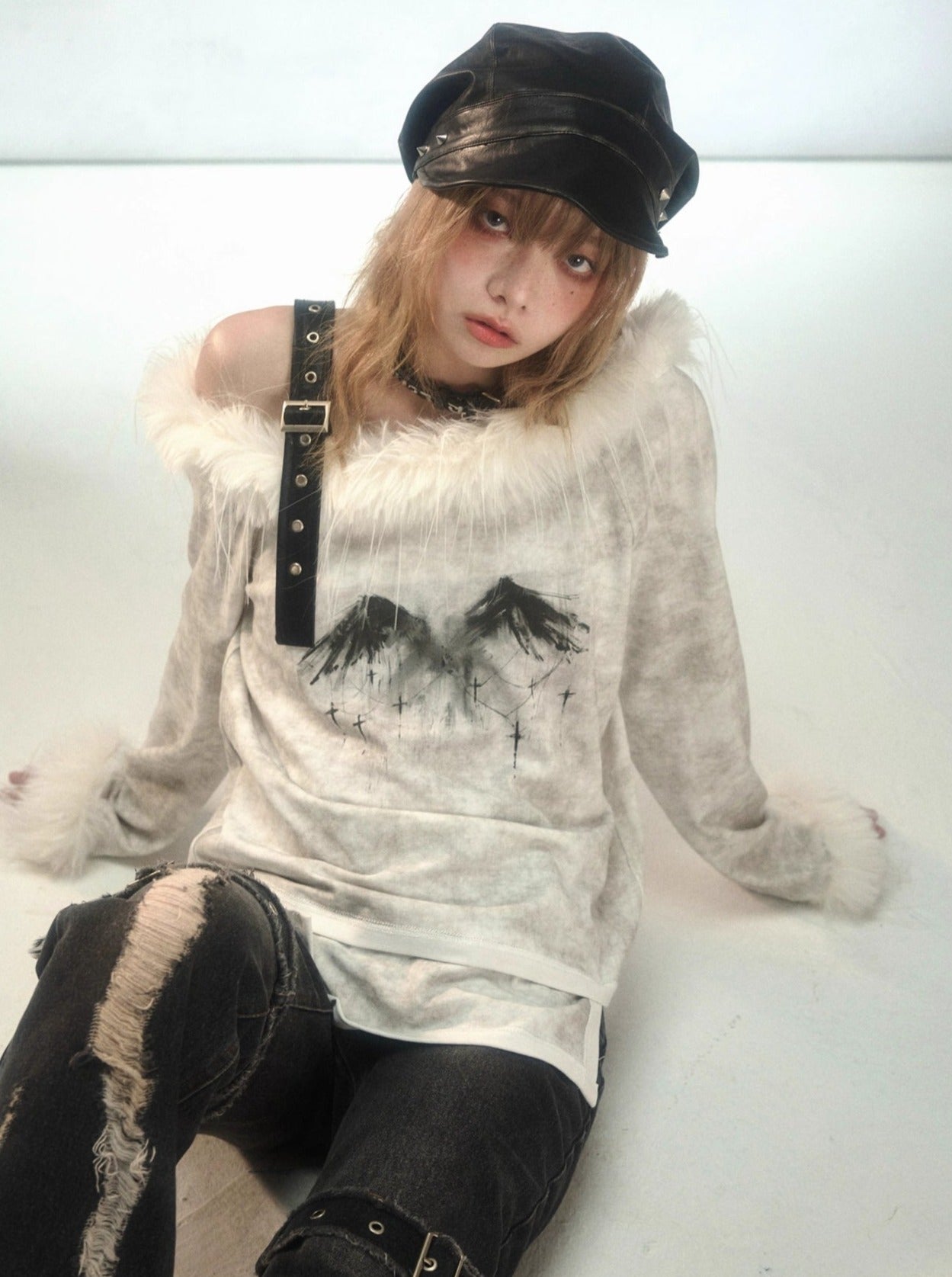 punk fur belt neck print long sleeve T-shirt