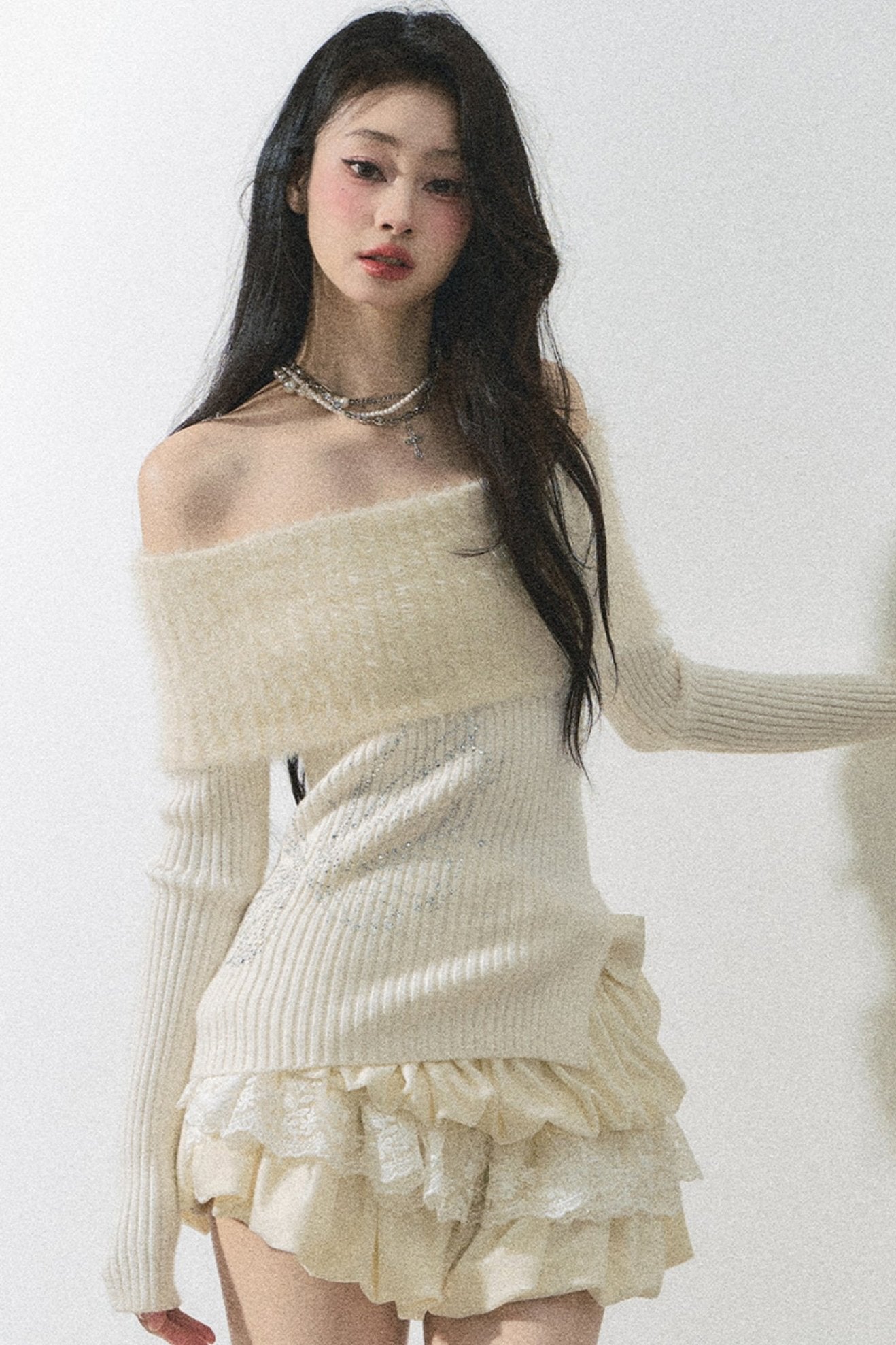 Sapporo ONE-SHOULDER KNIT SWEATER