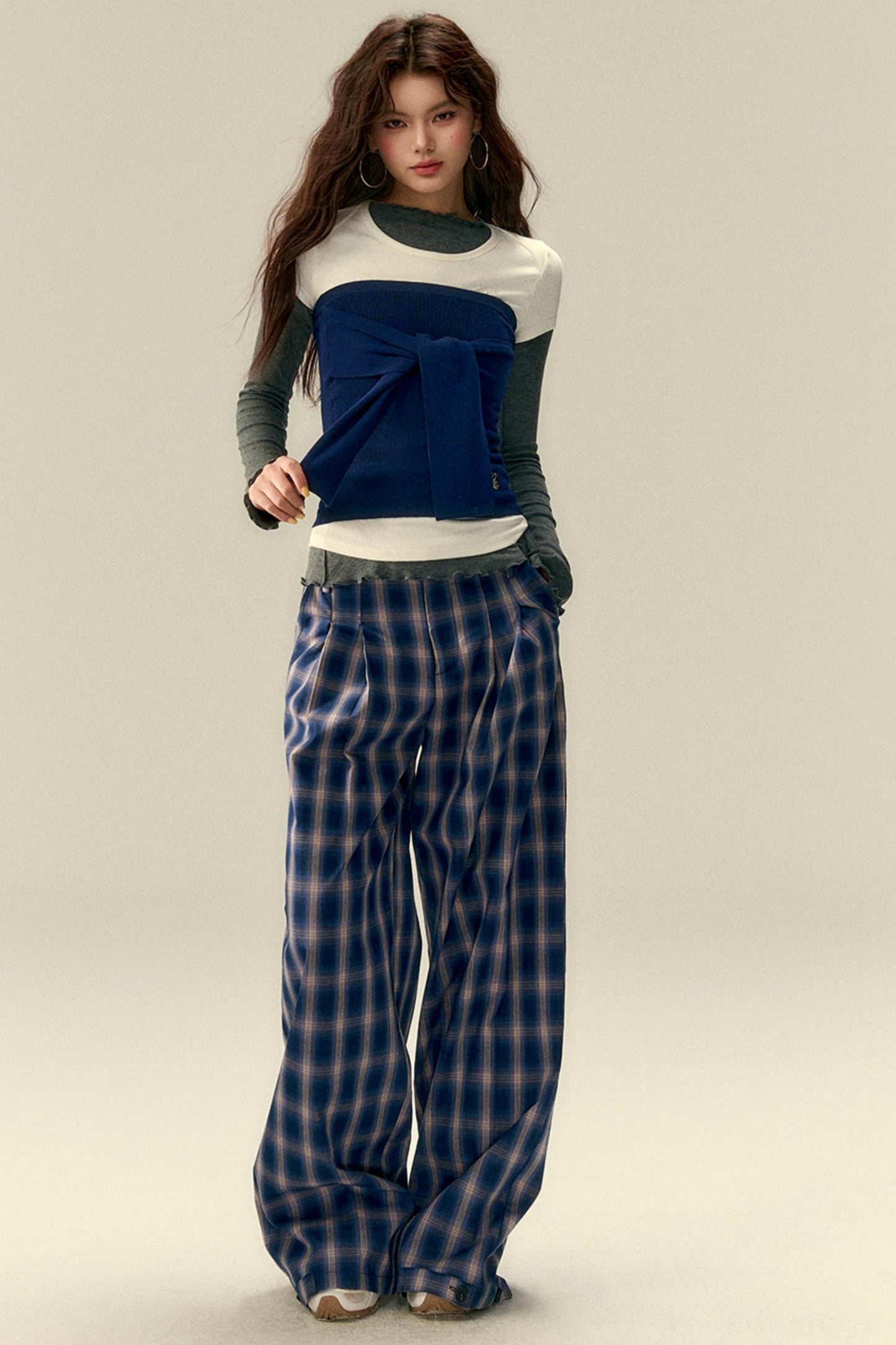 Versatile Wave-Edge Layered Base Top Set-Up