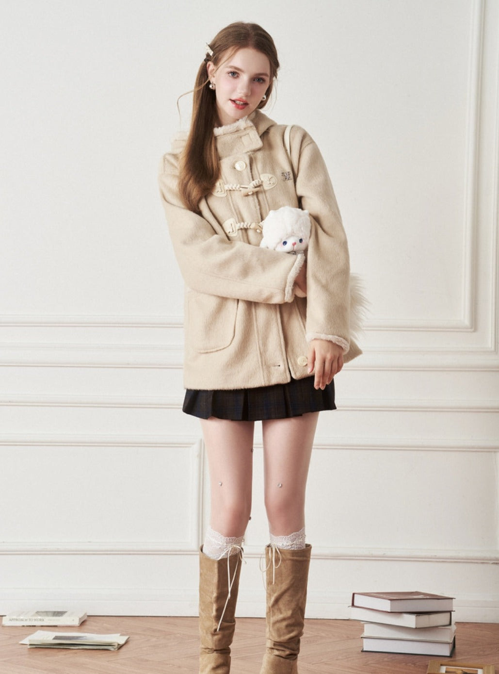 Woolen rough-edged horn-buttoned coat