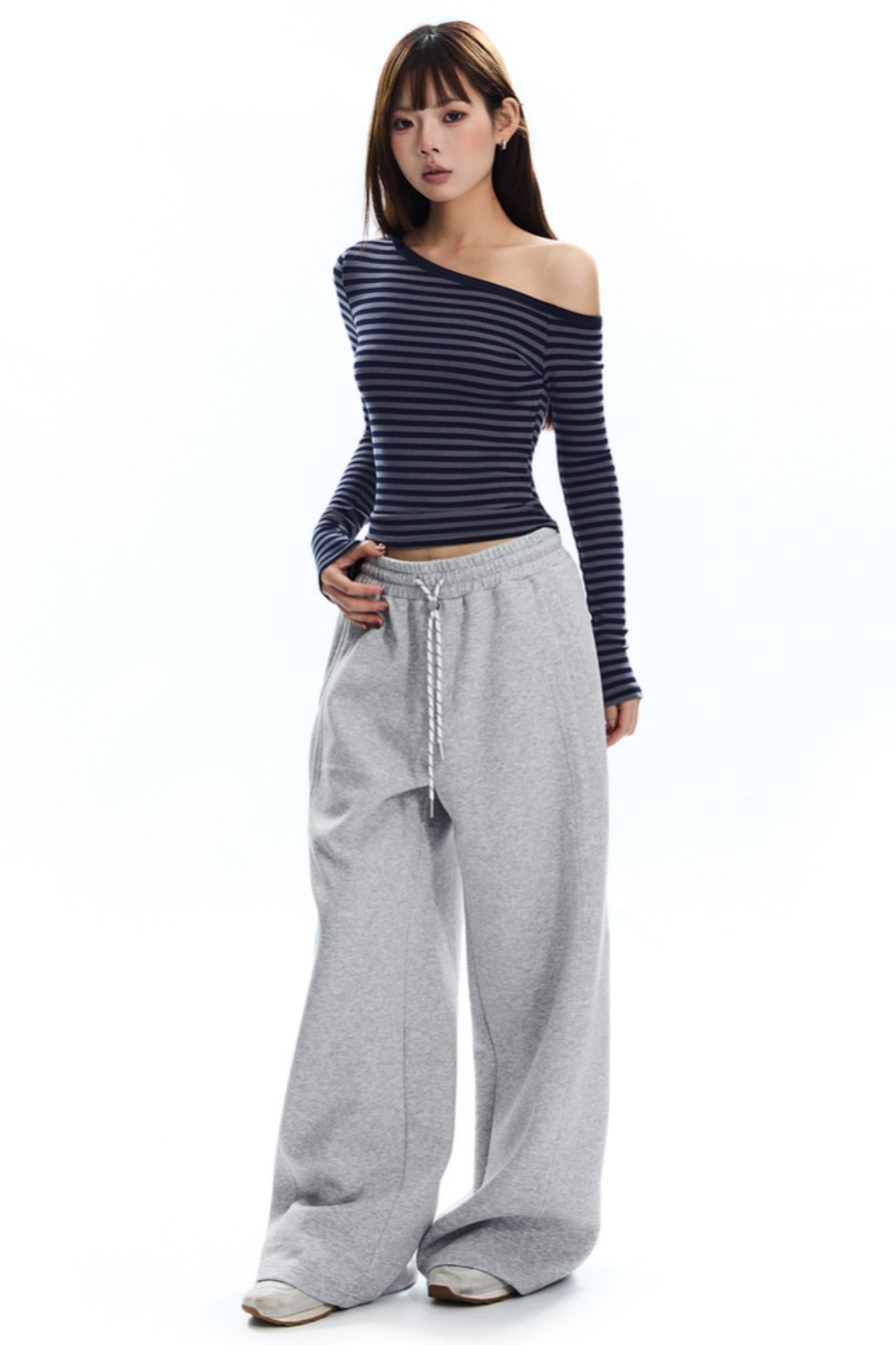 Relaxed Off-Shoulder Slim Top