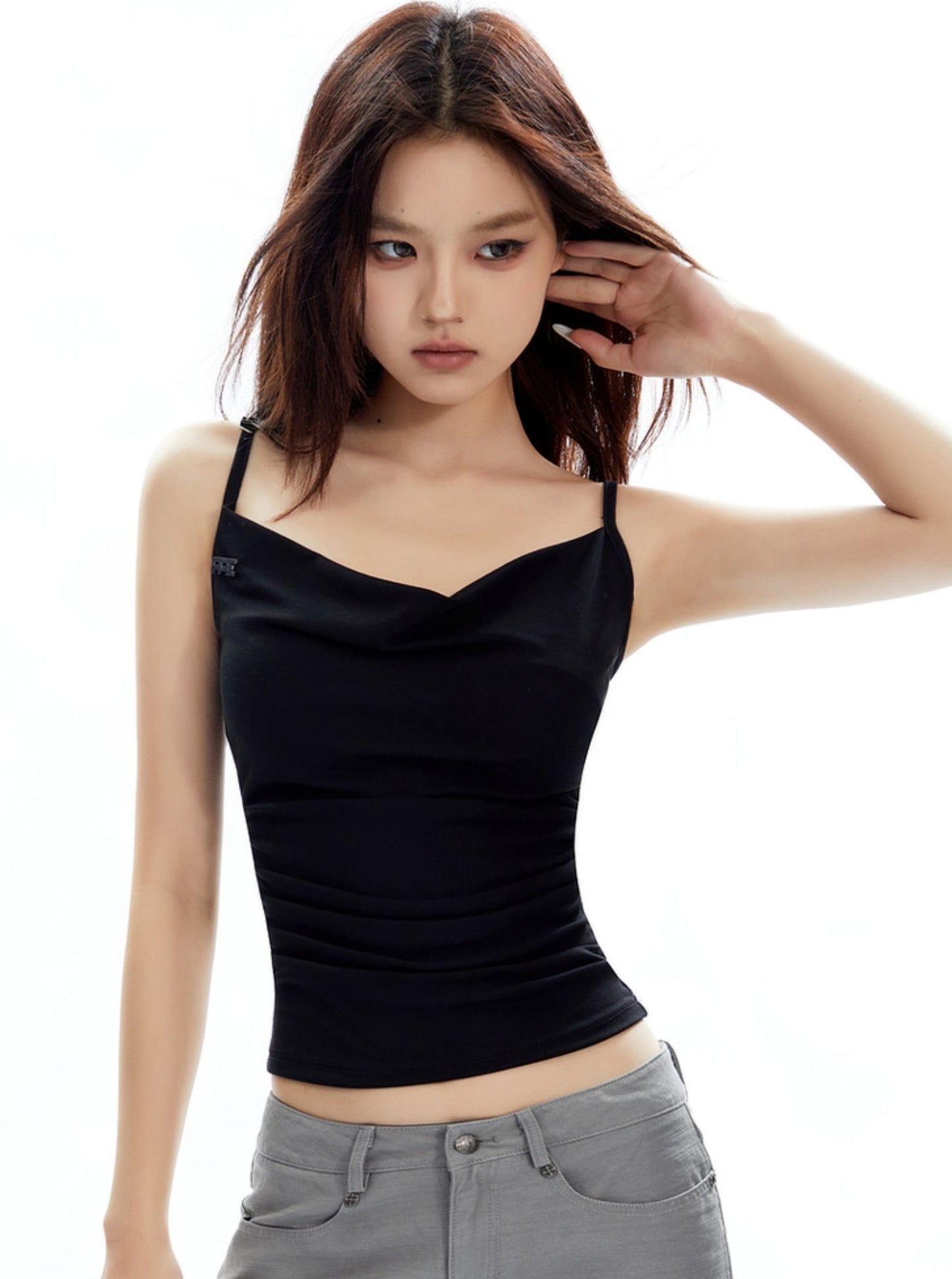 Minimalist Slack Swing Neck Top