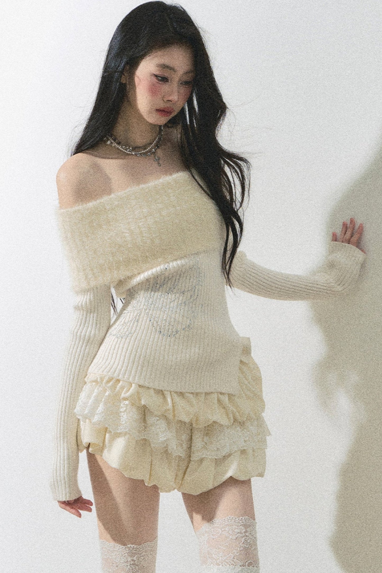 Sapporo ONE-SHOULDER KNIT SWEATER