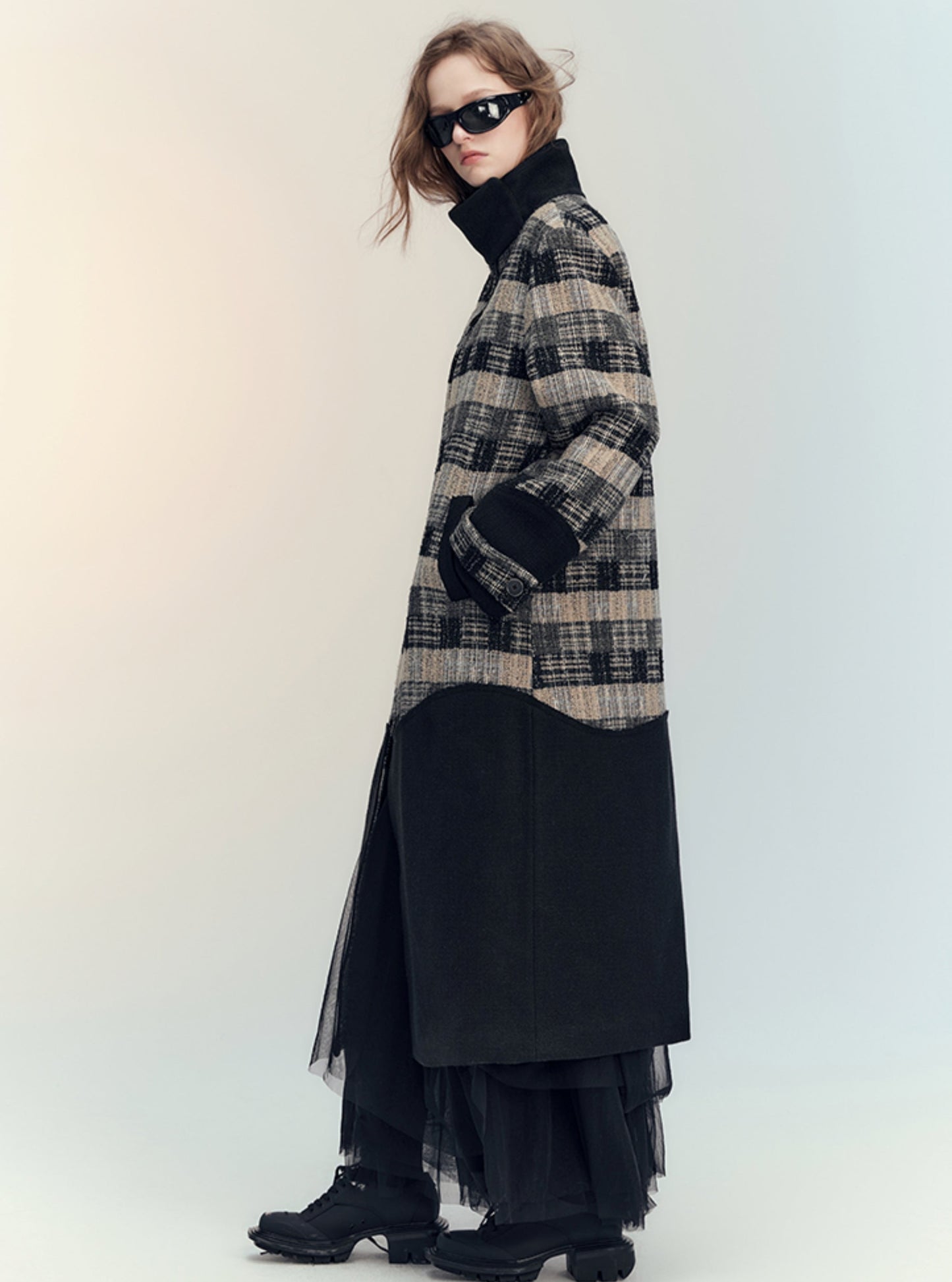 Irregular checked silhouette tweed coat