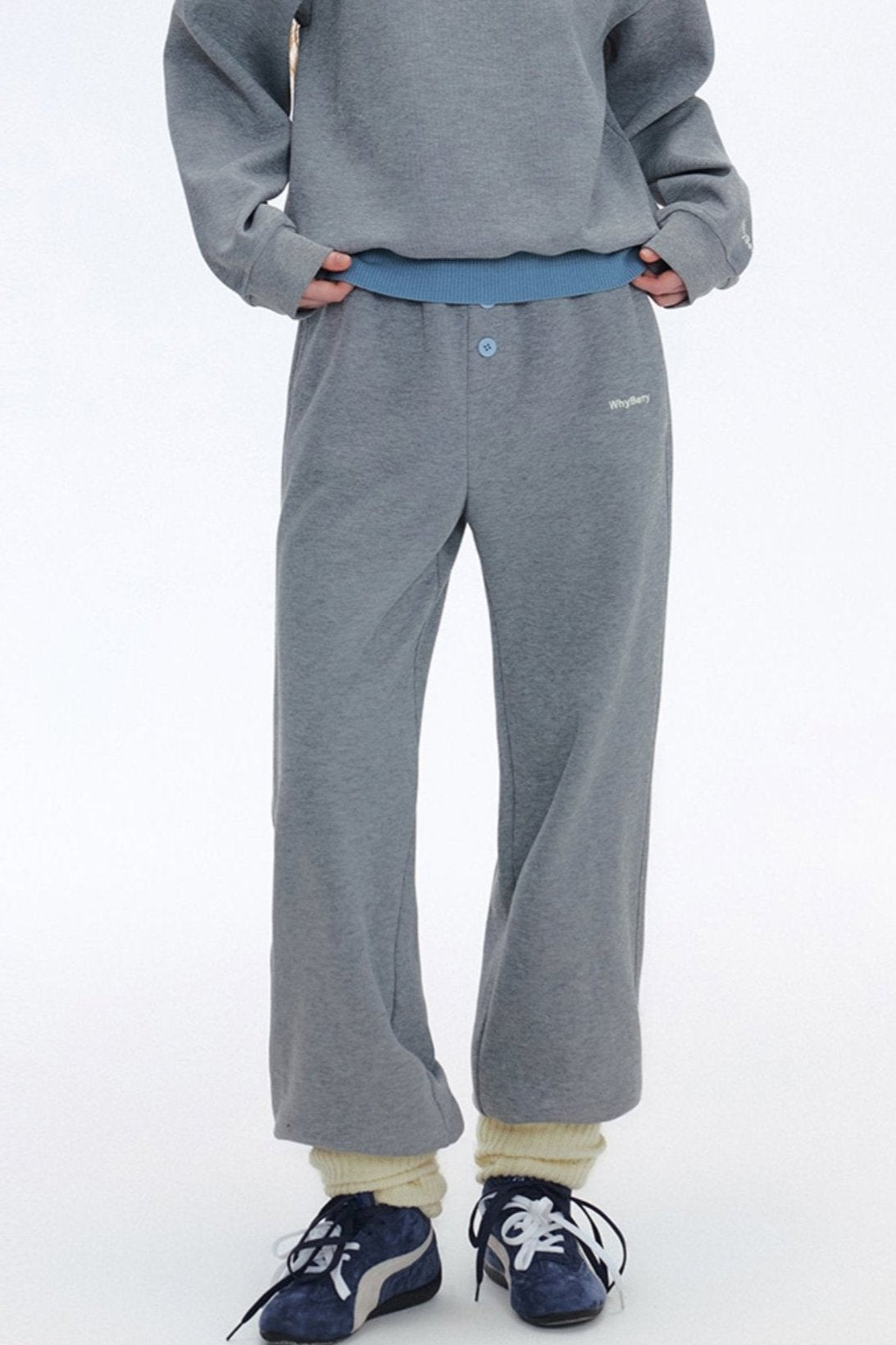 THREE SMALL Buttons Loose SweatPants