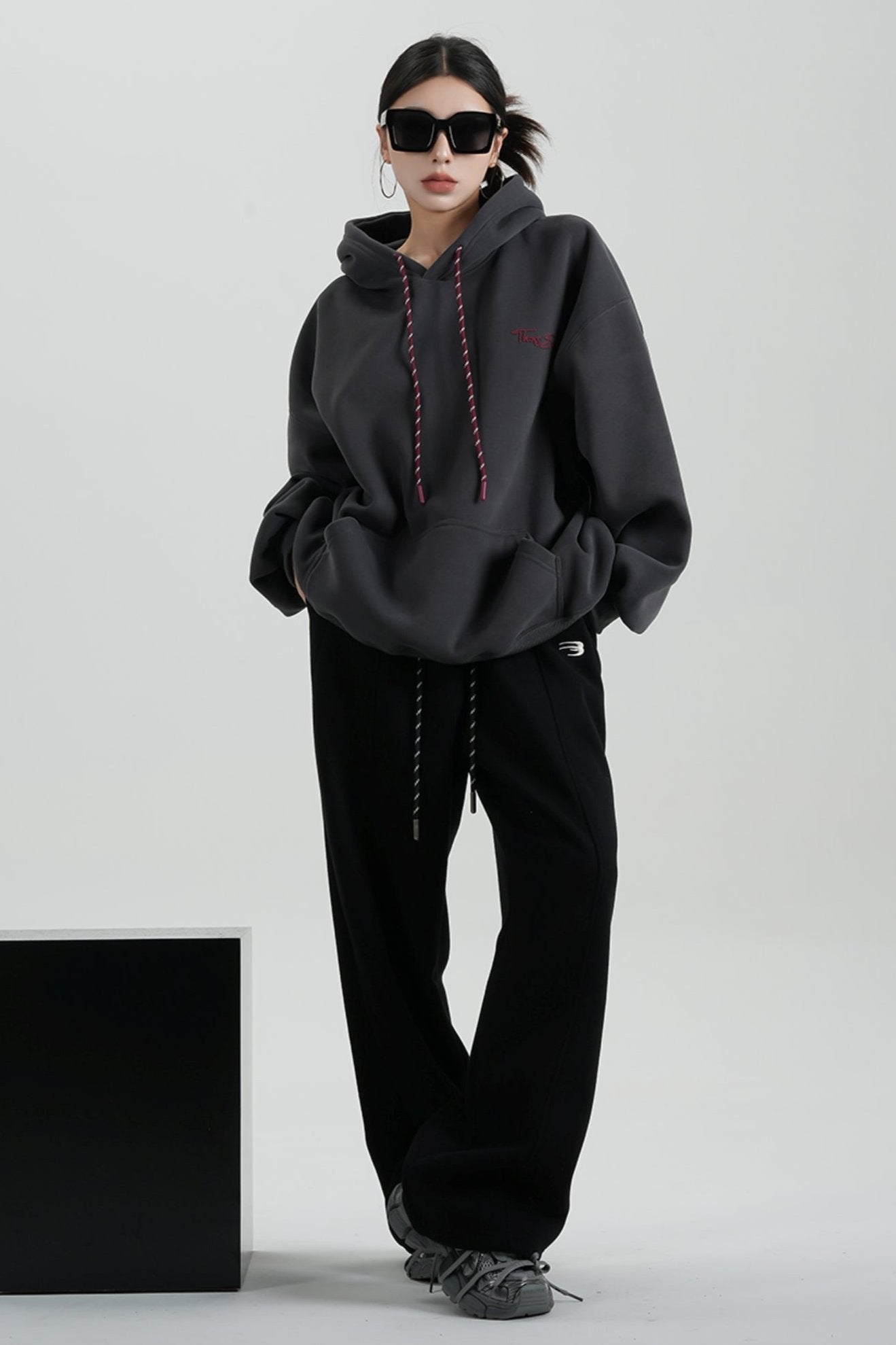 Hooded Mid-LENGTH FLEECE SWEATSHIRT