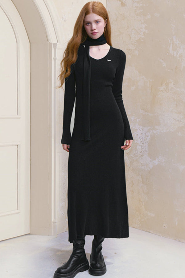 퍼스트 멜로디 니트 맥시 드레스 