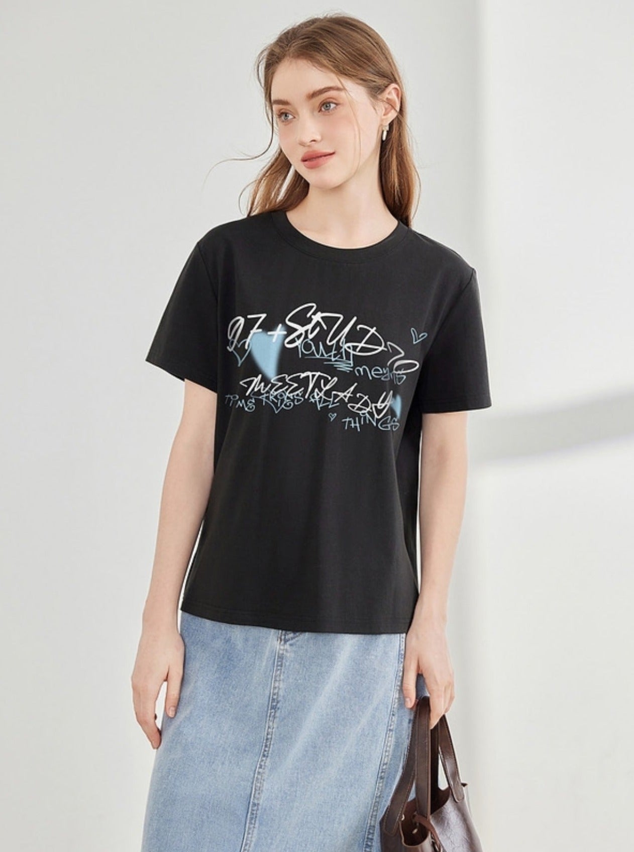 Kurzärmeliges T-Shirt mit Buchstabenaufdruck