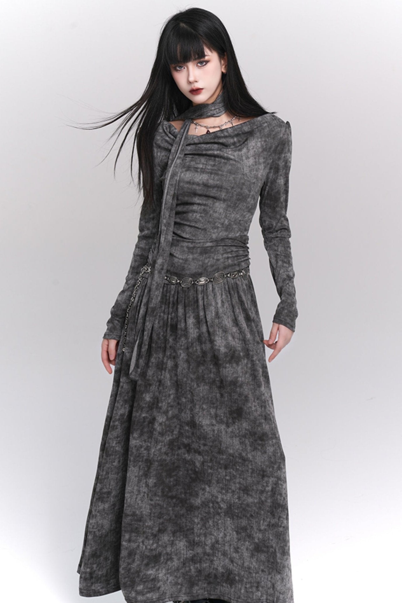 Ghost Girl Autumn and Winter Gray Dress Niche does not collide with the coldness, the sense of art student design, and the wear of waste land style