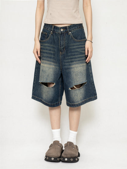 Lockere hellblaue Sommershorts