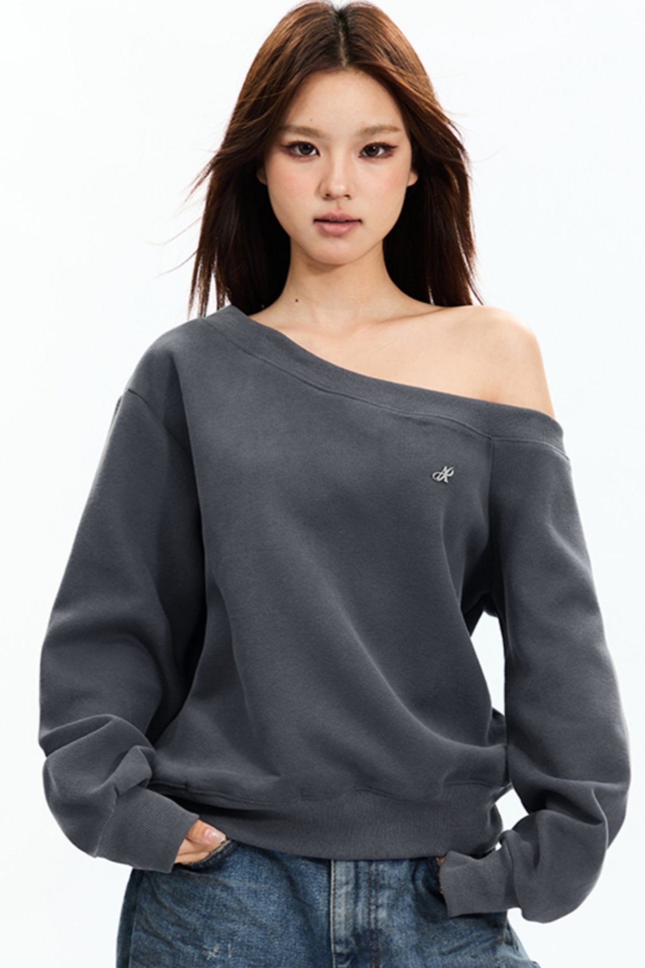 APEA Loose Asymmetrical Slant Neck Off-the-Shoulder Long Sleeve Top Women's Fall 2024 New Loose Pullover Sweatshirt Tide