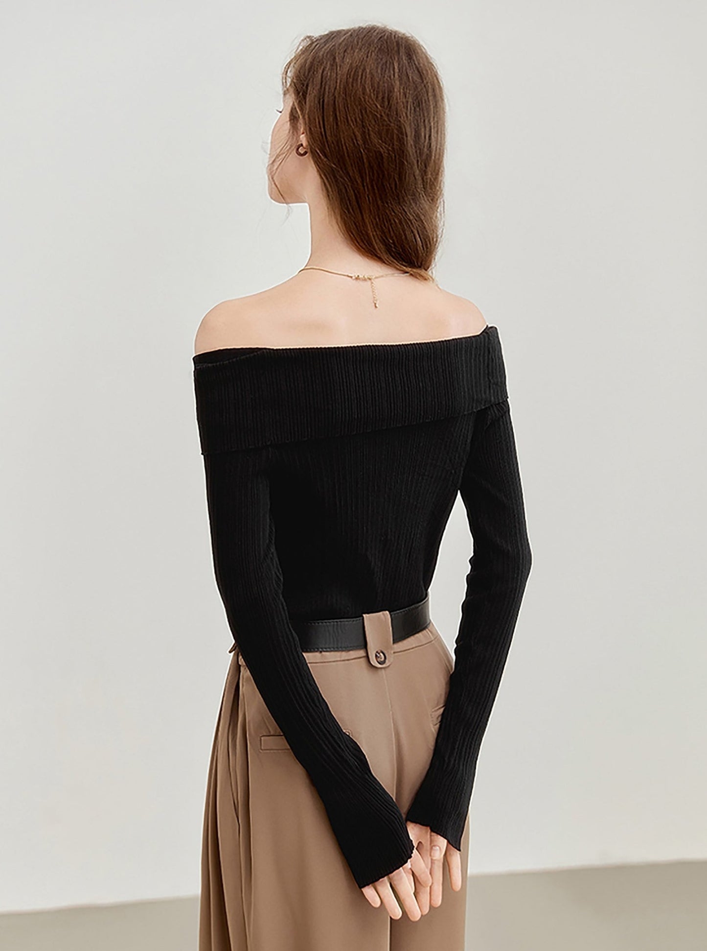 French Design Off-Shoulder Knit Top