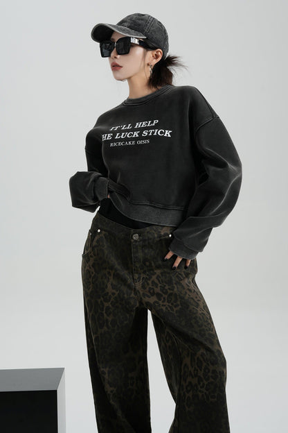 ALPHABET CROPPED FLEECE CREW NECK SWEATSHIRT