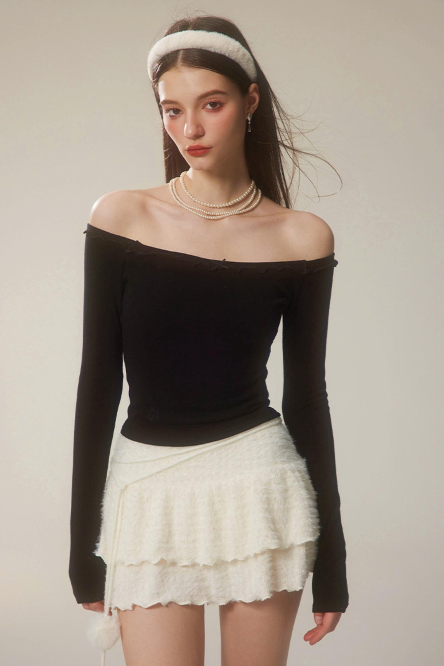 One-Shoulder Bow Basic Top