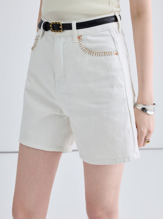 Simple Slim White Shorts Pants