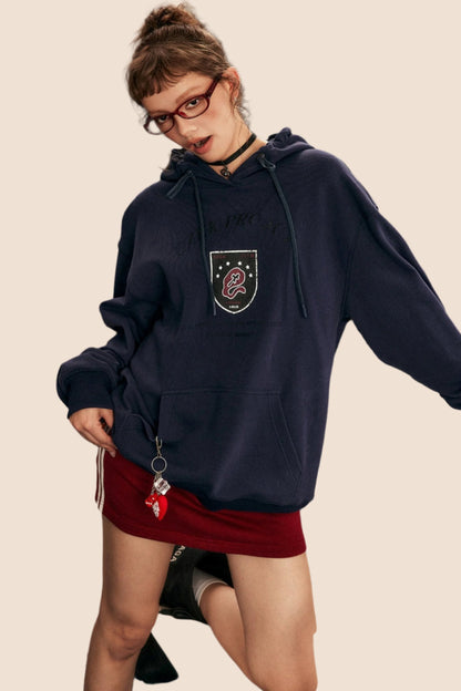 EZEK American Badge Print Hooded Pullover Grau Sweatshirt Frauen Vintage lose lässig abfallende Schulter Ärmel High Street Jacke