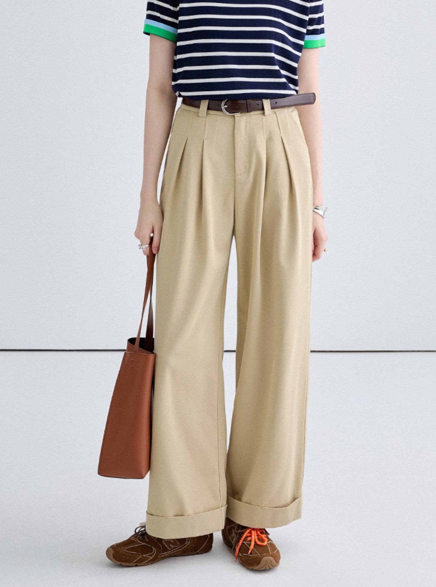 High-Waisted Silhouette Slim Khaki Pants