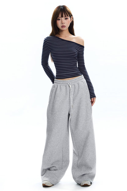 [New on September 19] APEA relaxed, slouchy, slanted shoulders, off-the-shoulder stripes, long sleeves, slim fit, slim top