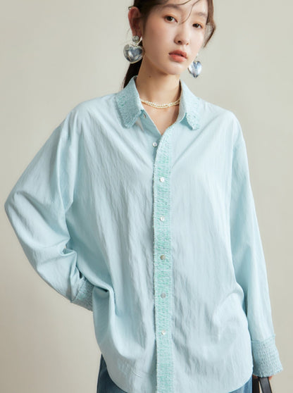 loose long-sleeved shirt