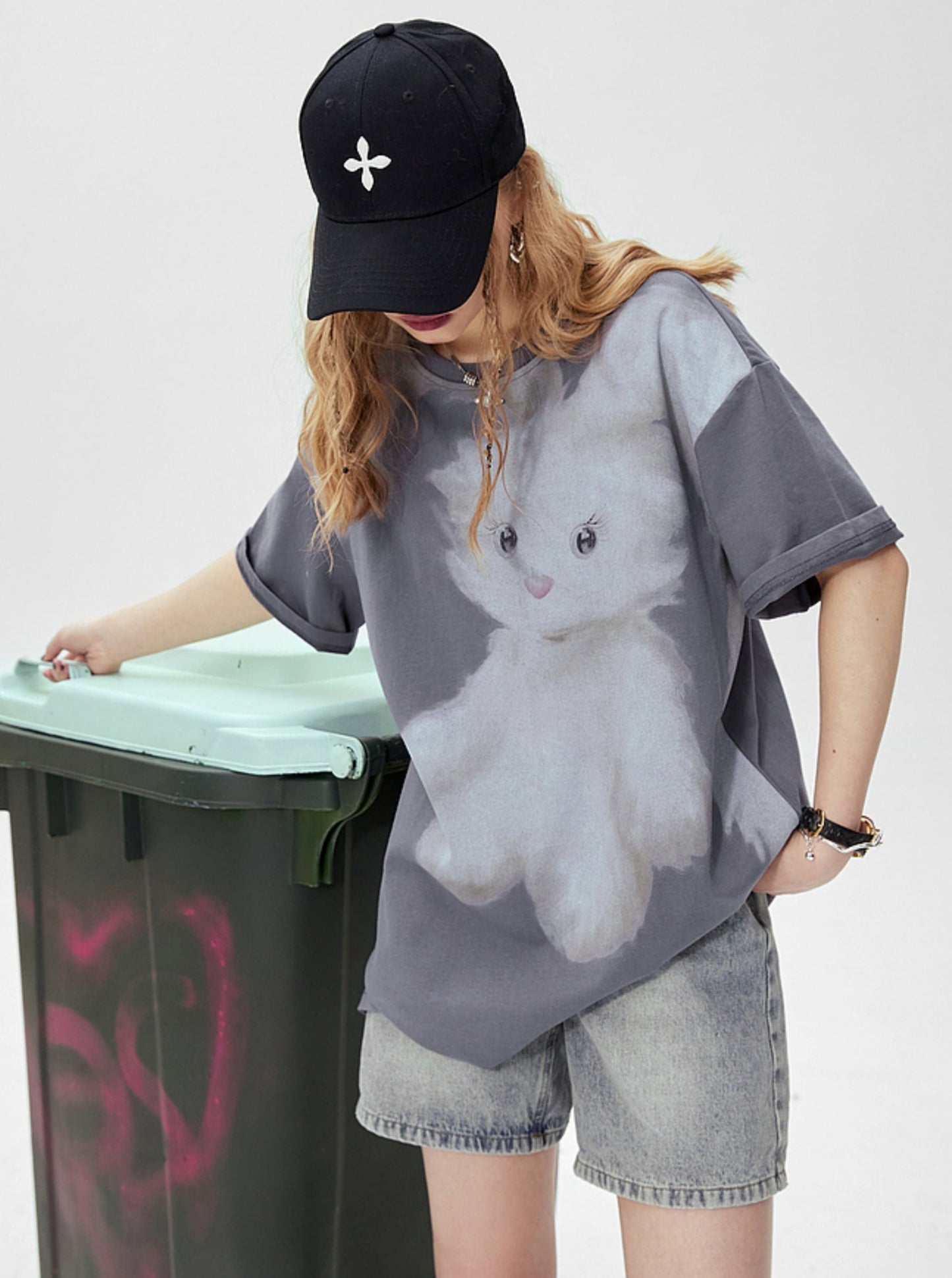 Bunny Print Slim Shoulder T-Shirt