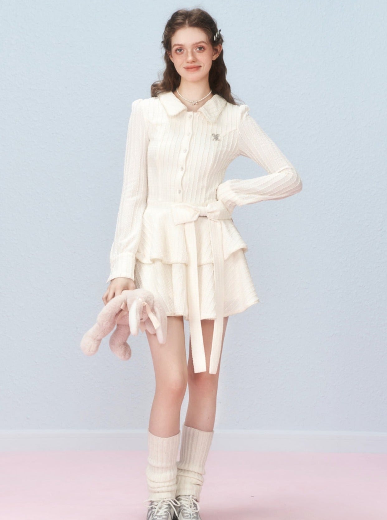 Long-sleeved bow cake dress