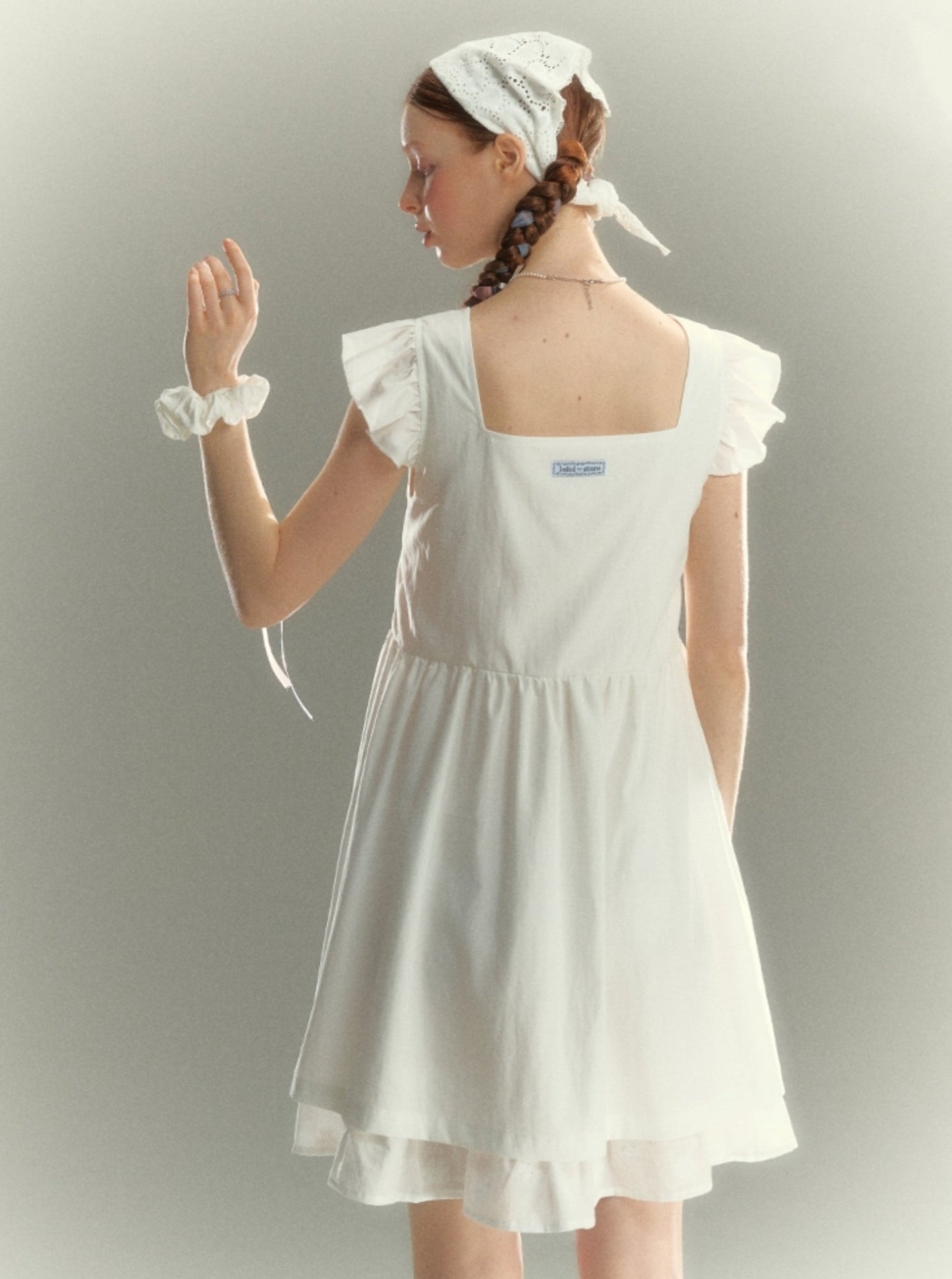 White French Small Flying Sleeve Dress