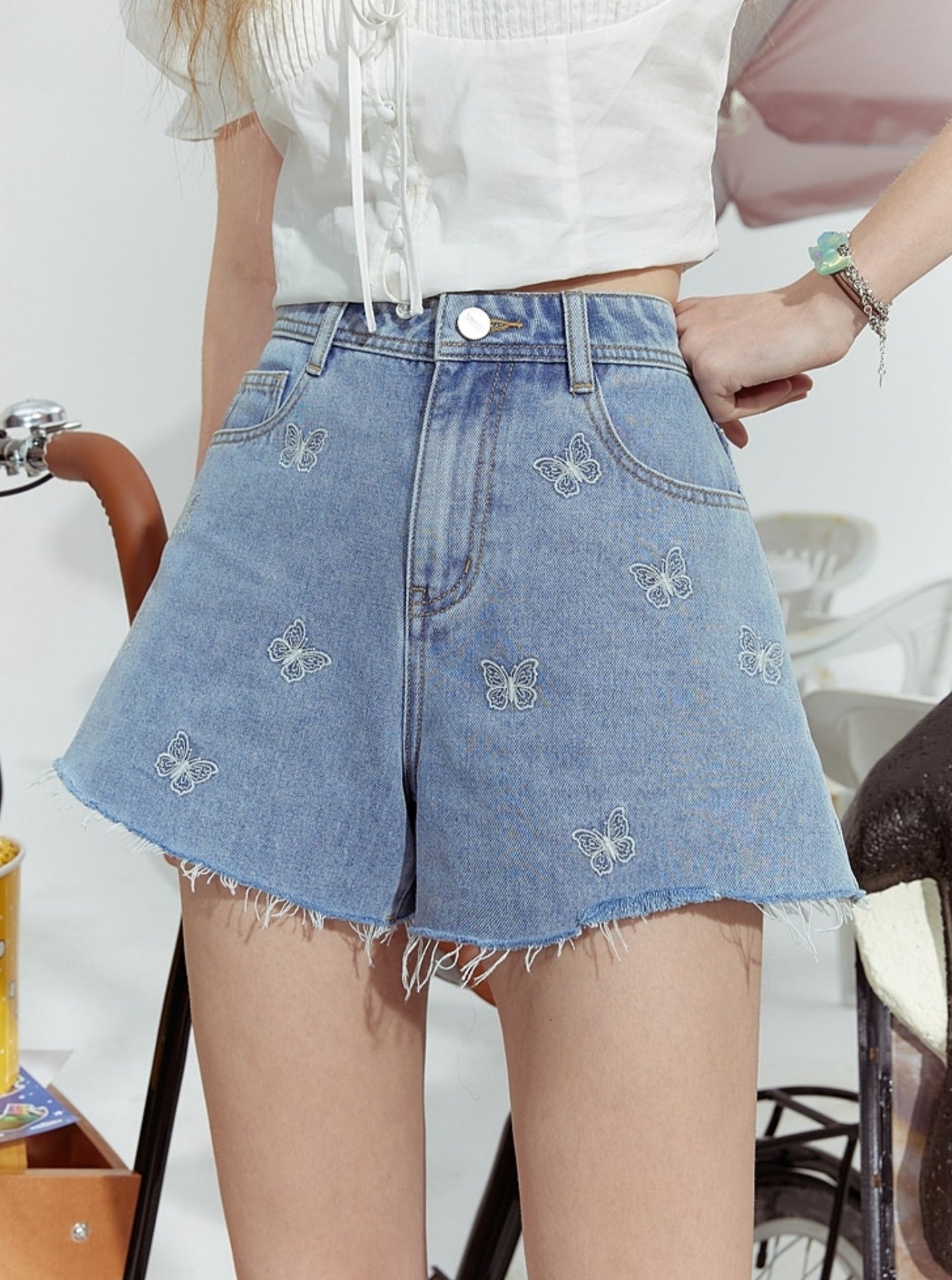Embroidered Butterfly Shorts Pants