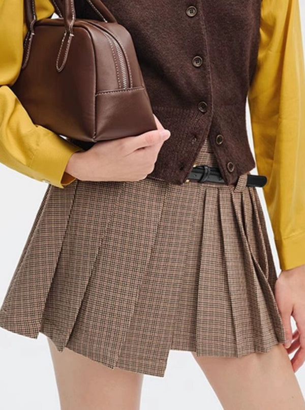 Irregular pleated small stature A-line skirt