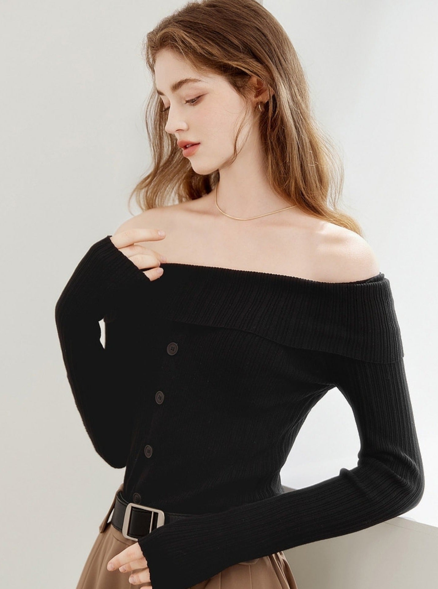 French Design Off-Shoulder Knit Top