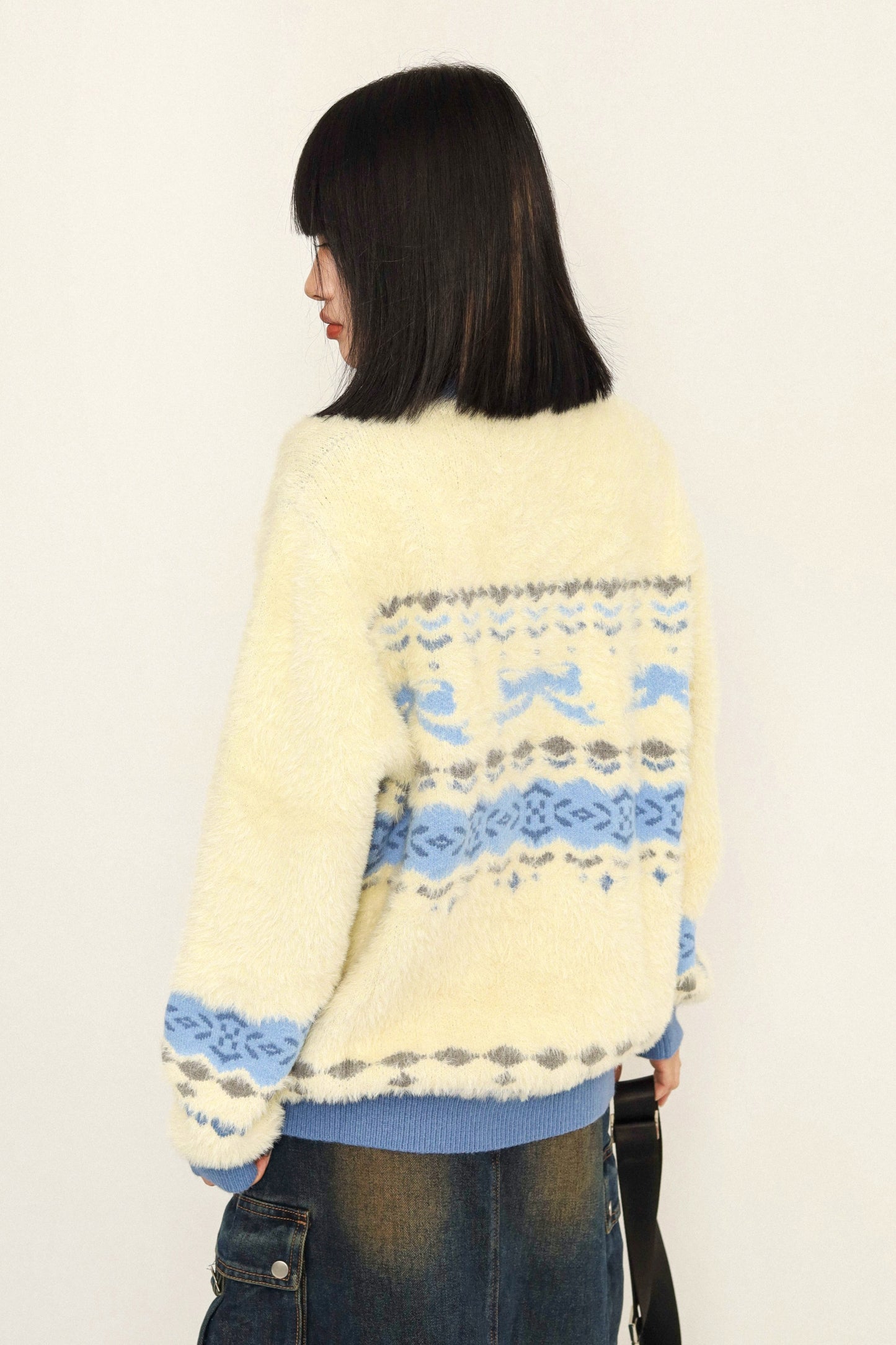 Contrasting Loose Knit Pullover Sweater