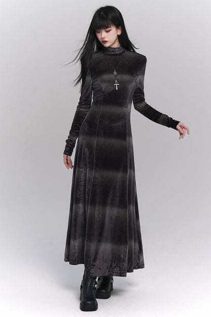 The ghost girl is cold and unique, and the high-end skirt is worn in the autumn and winter gray velvet dress