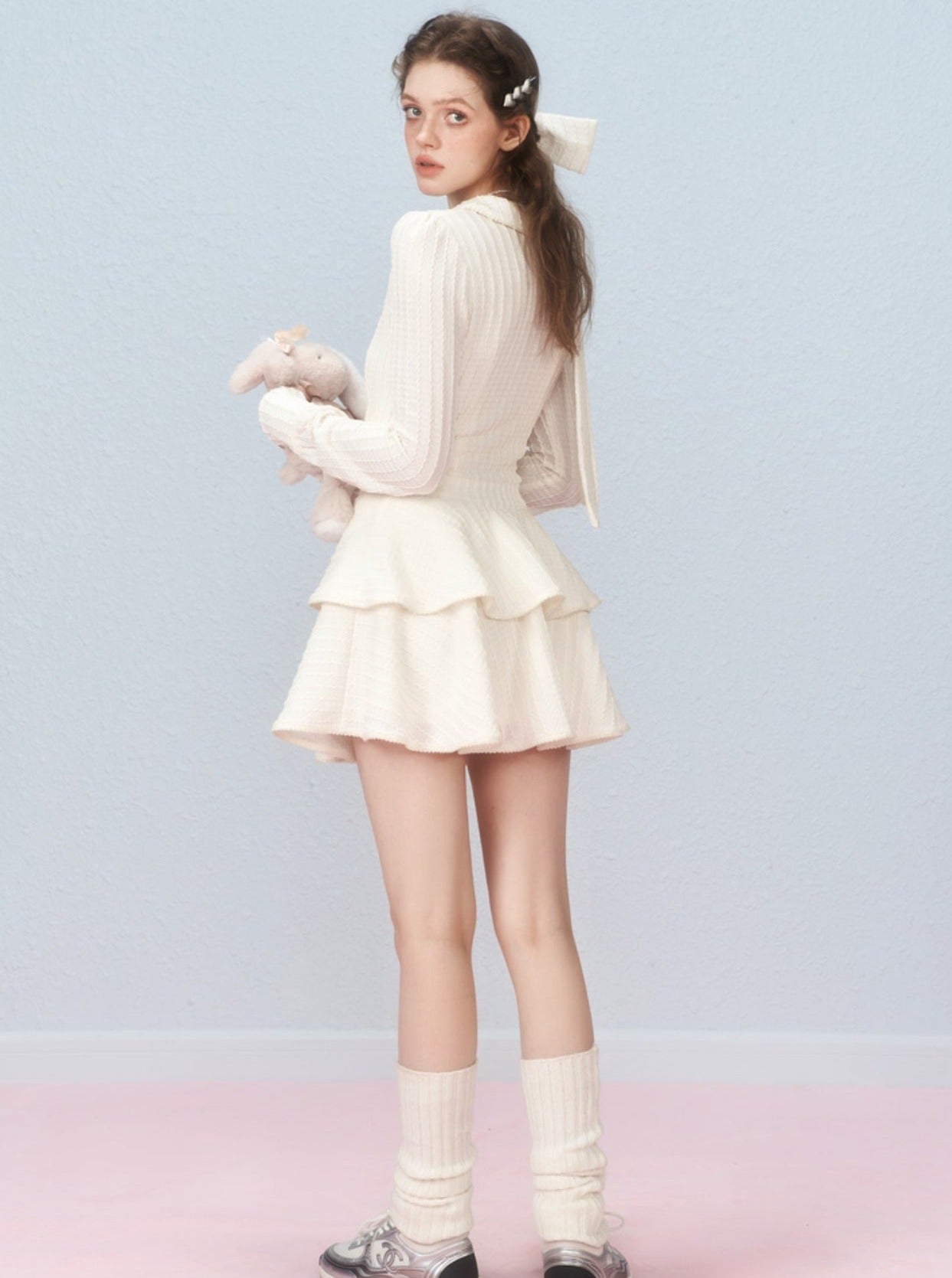 Long-sleeved bow cake dress